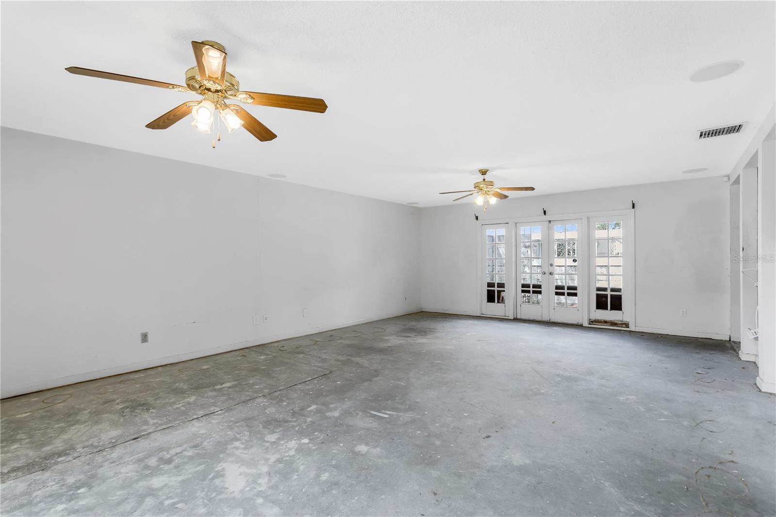 6734 TWELVE OAKS BLVD