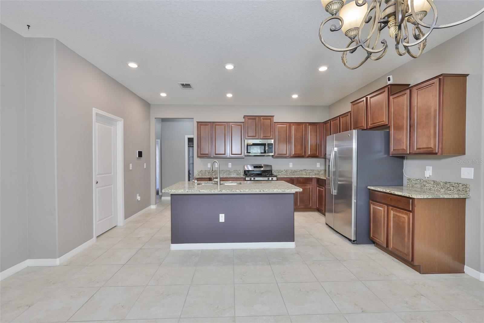 6330 LANTERN VIEW PL