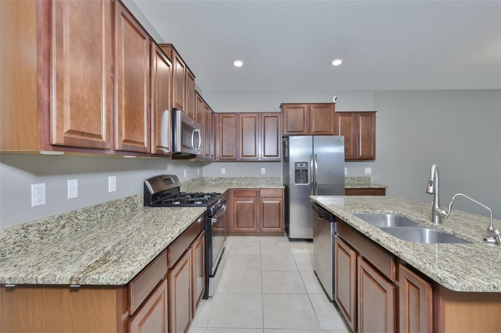 6330 LANTERN VIEW PL