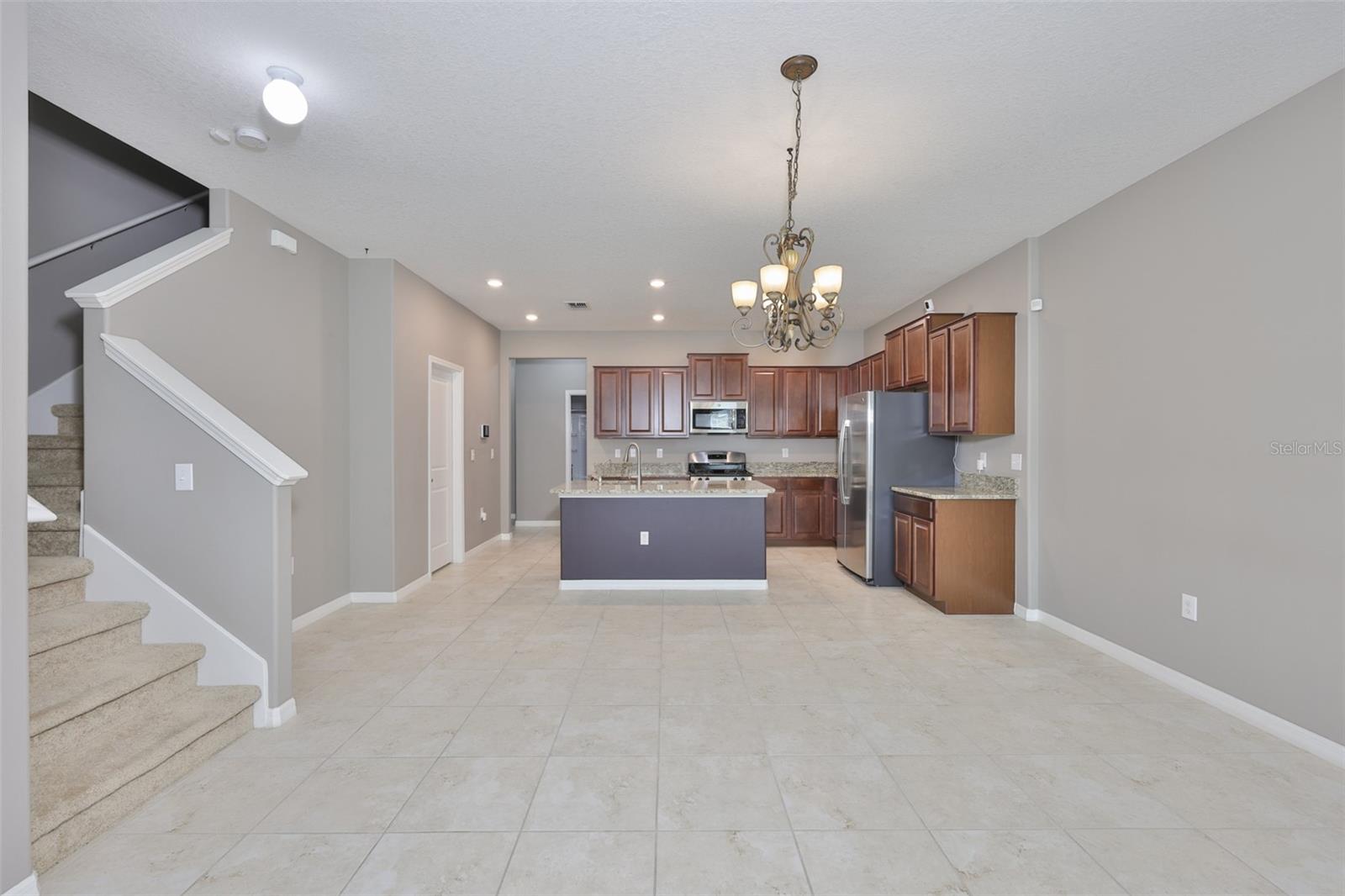 6330 LANTERN VIEW PL