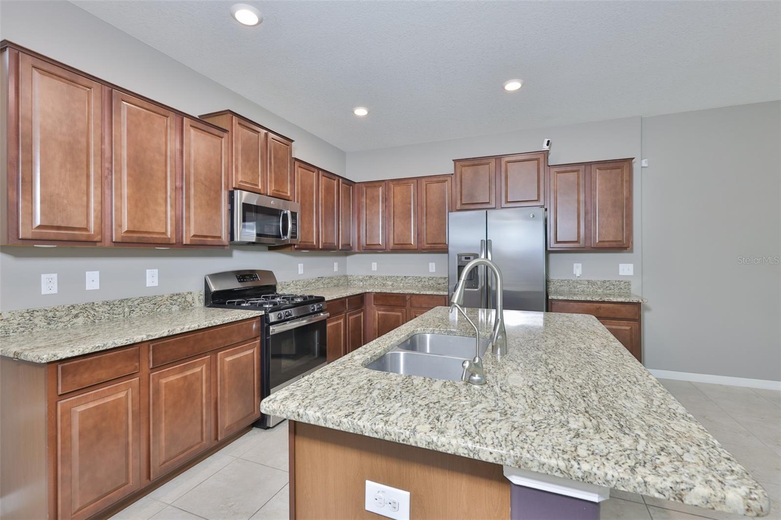 6330 LANTERN VIEW PL