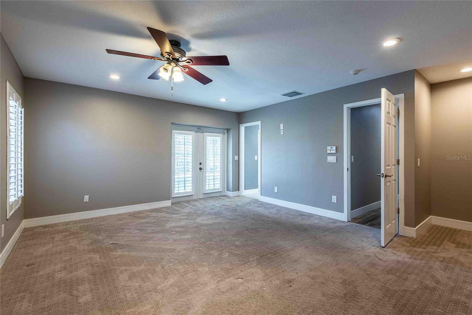 601 COLEBROOK CT
