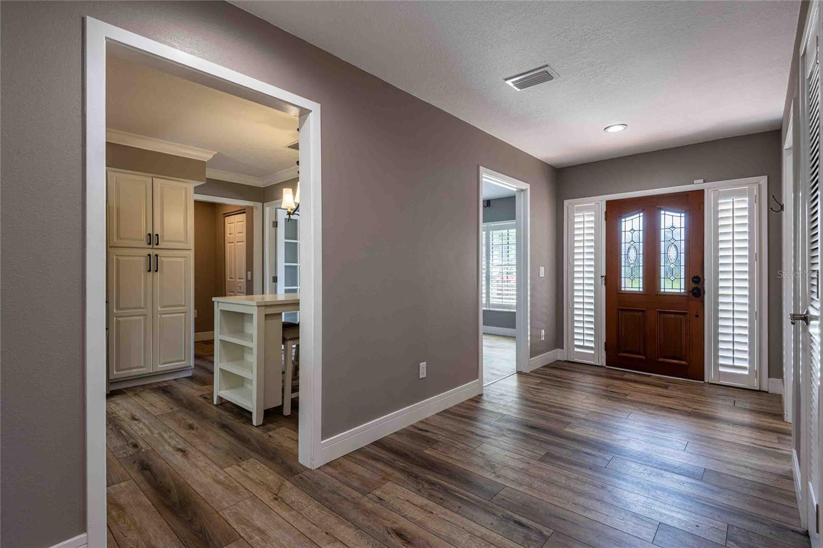 601 COLEBROOK CT