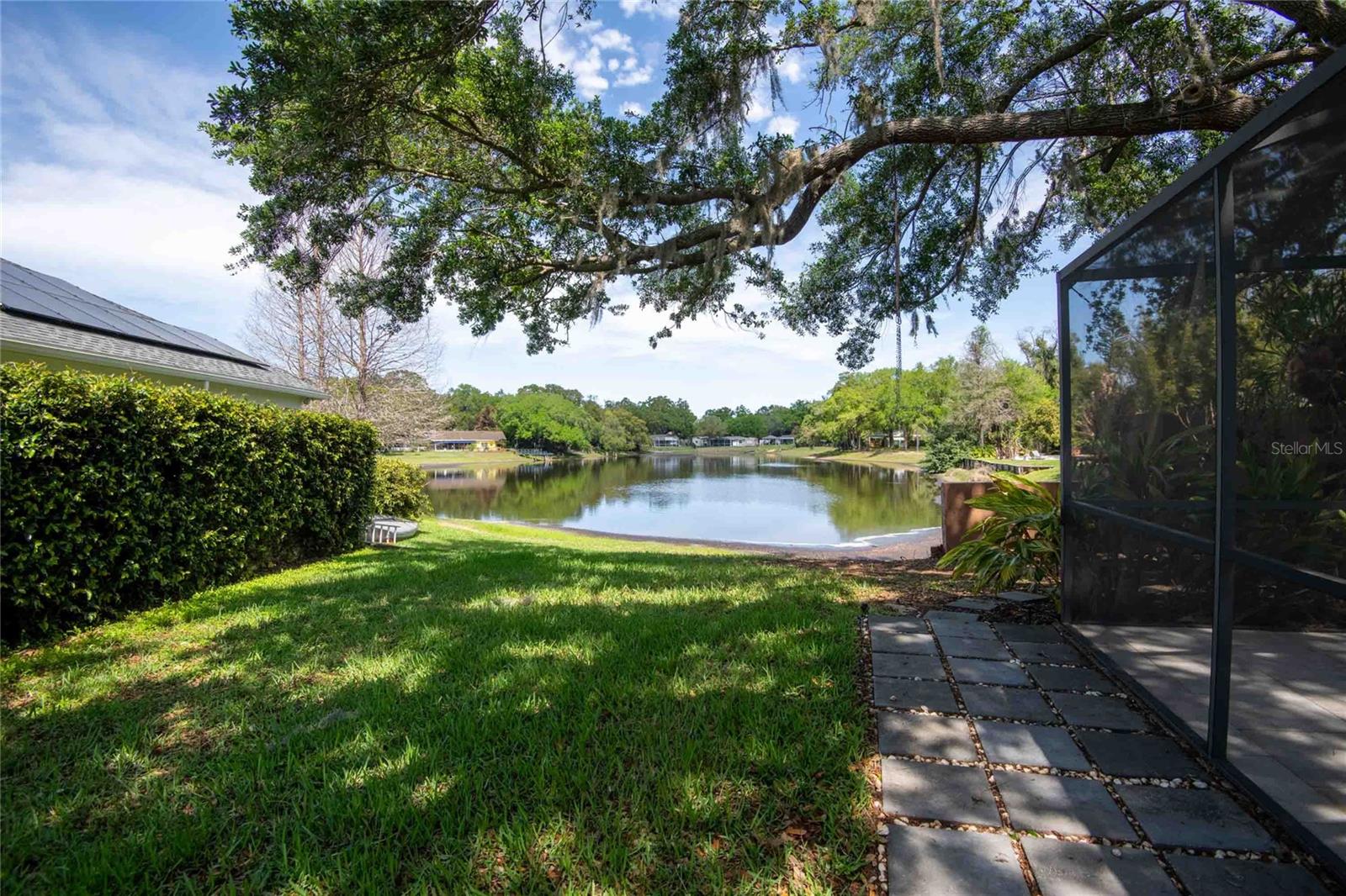 601 COLEBROOK CT
