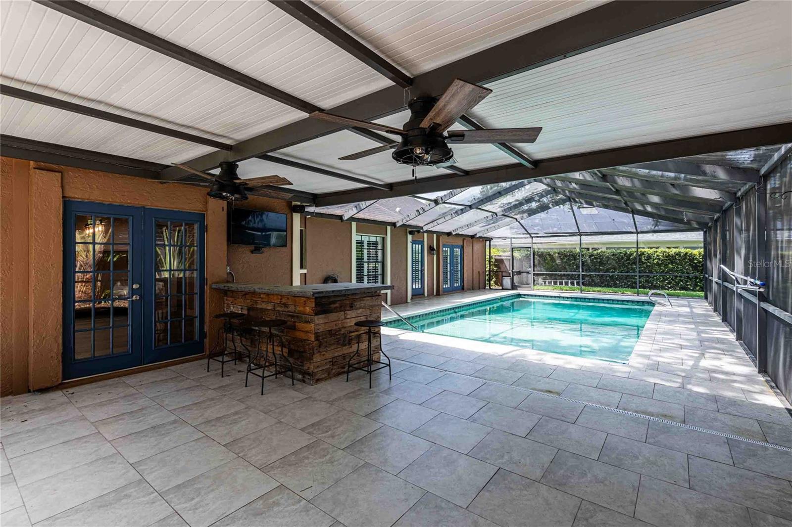 601 COLEBROOK CT