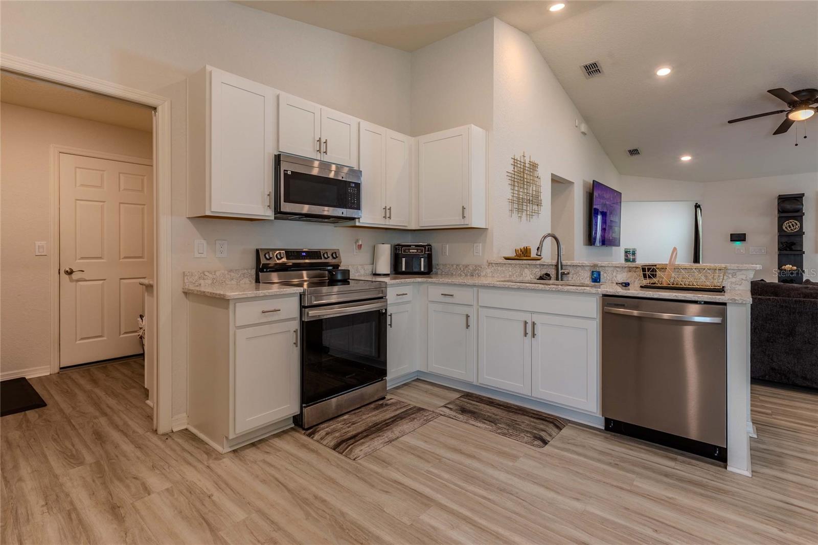 6896 PEBBLEBROOKE WAY