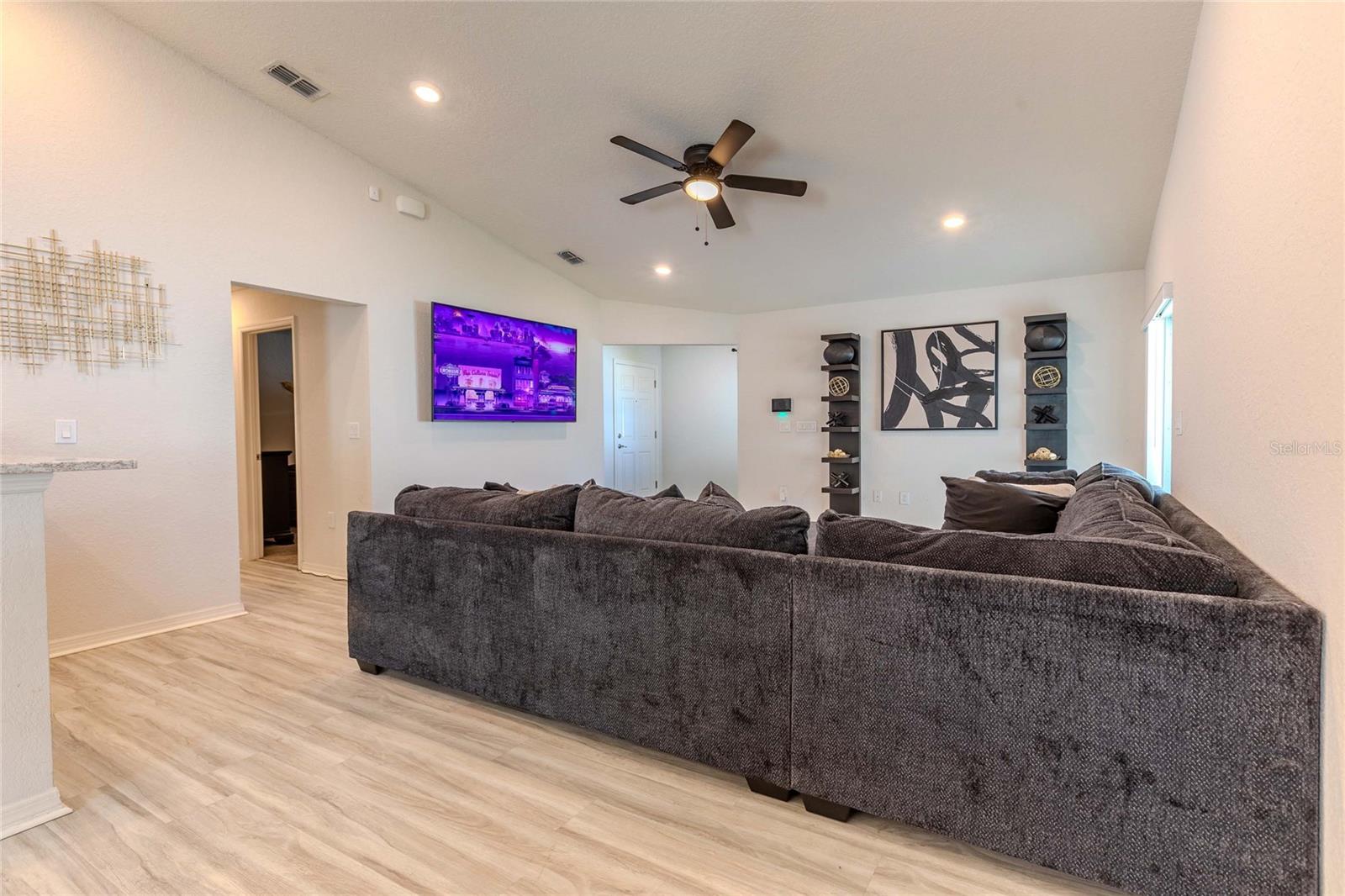 6896 PEBBLEBROOKE WAY