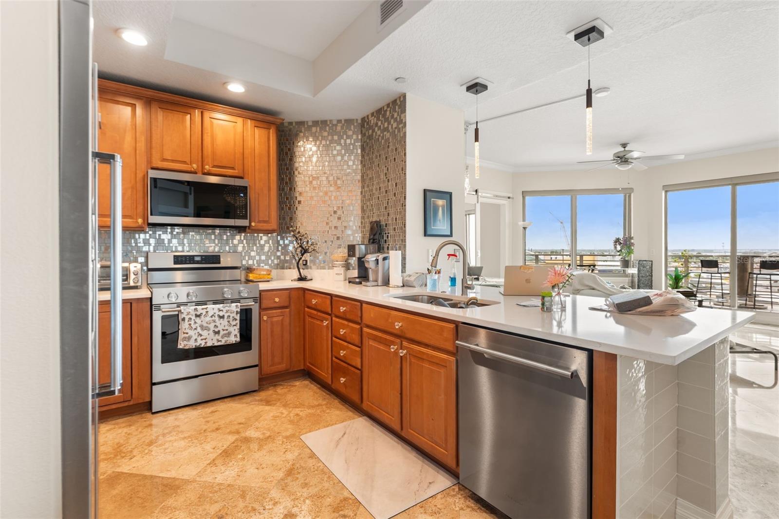 1209 E CUMBERLAND AVE #807