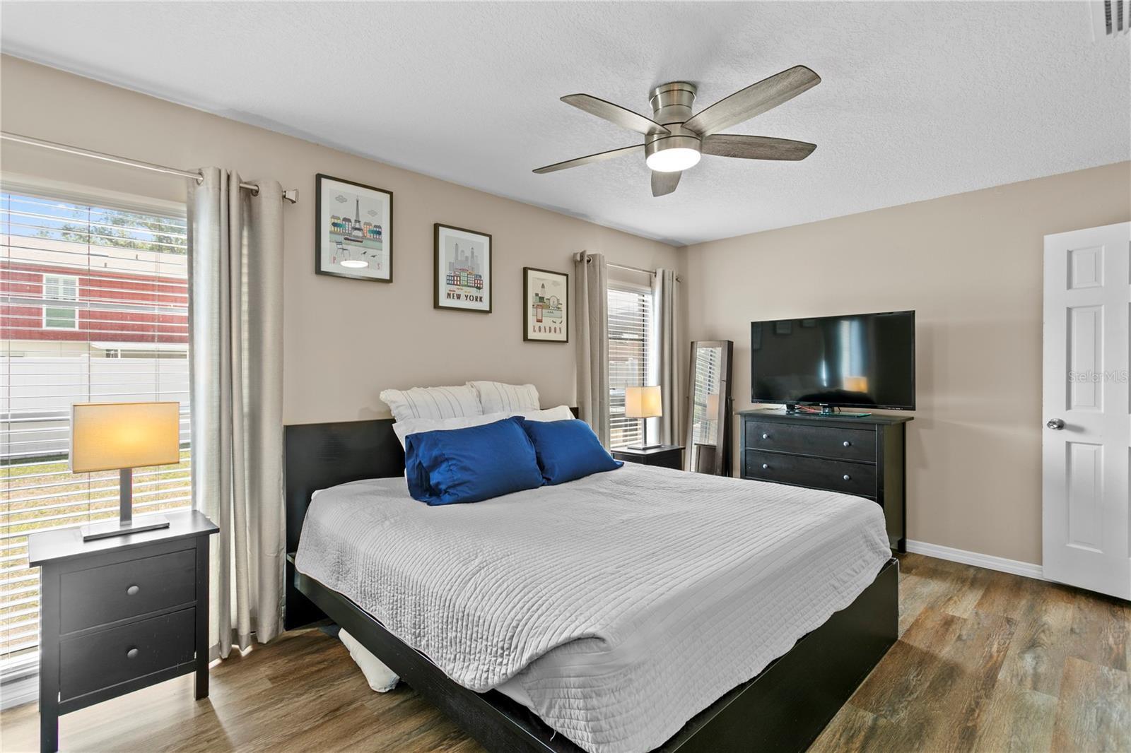 6404 HEATHER MOOR CT