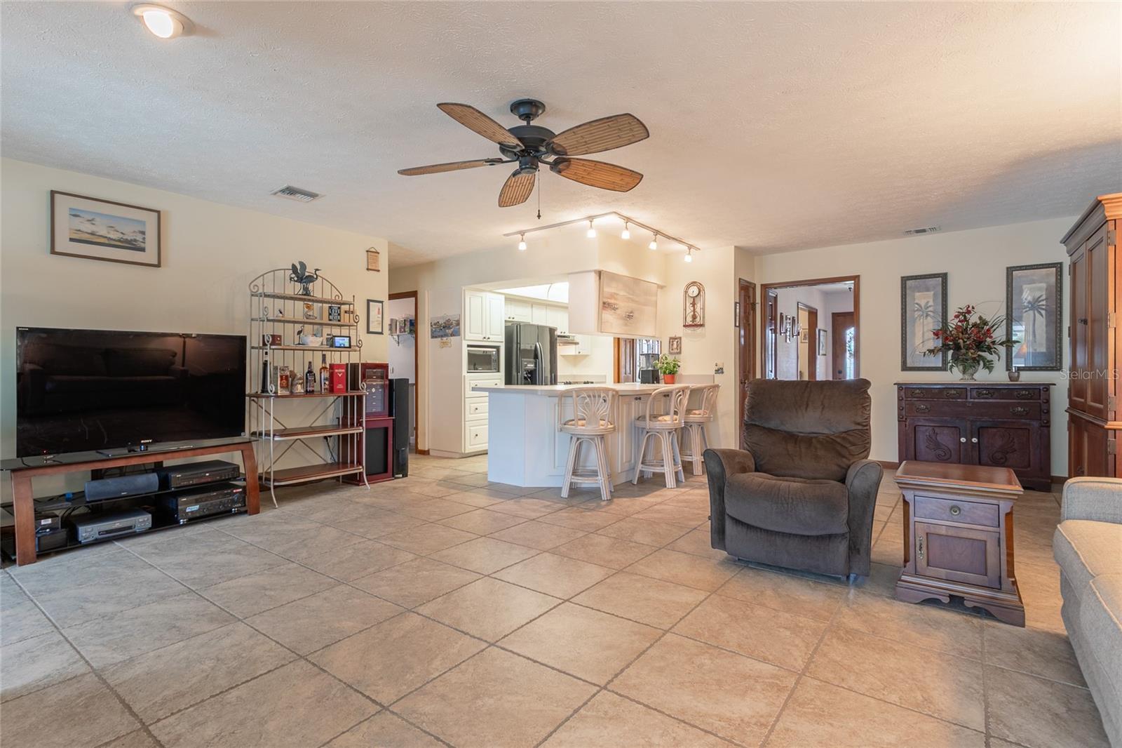 6104 SCHOONER WAY