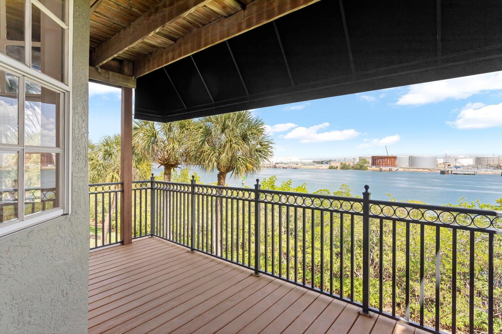 1450 HARBOUR WALK RD