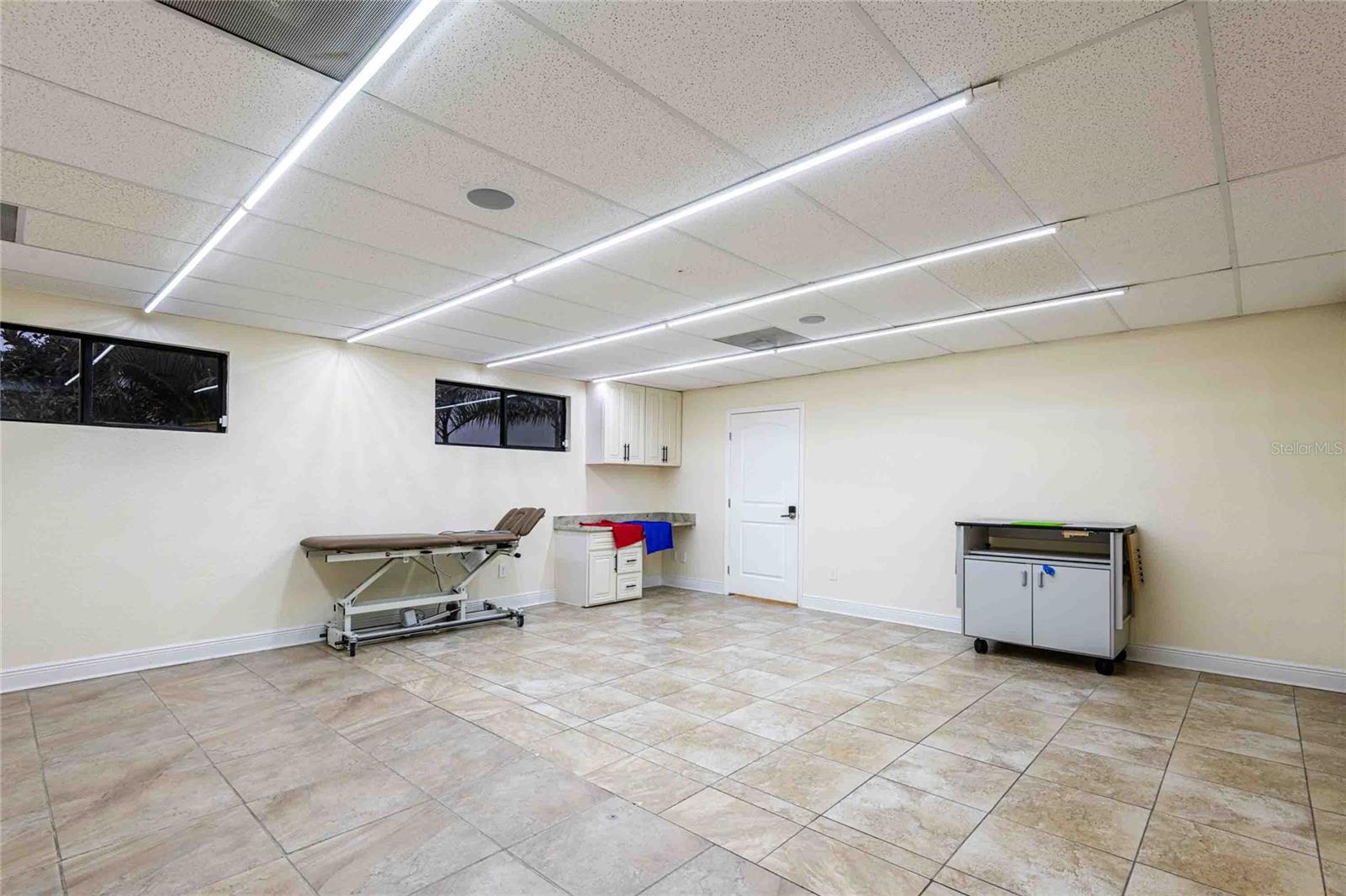 4109 N ARMENIA