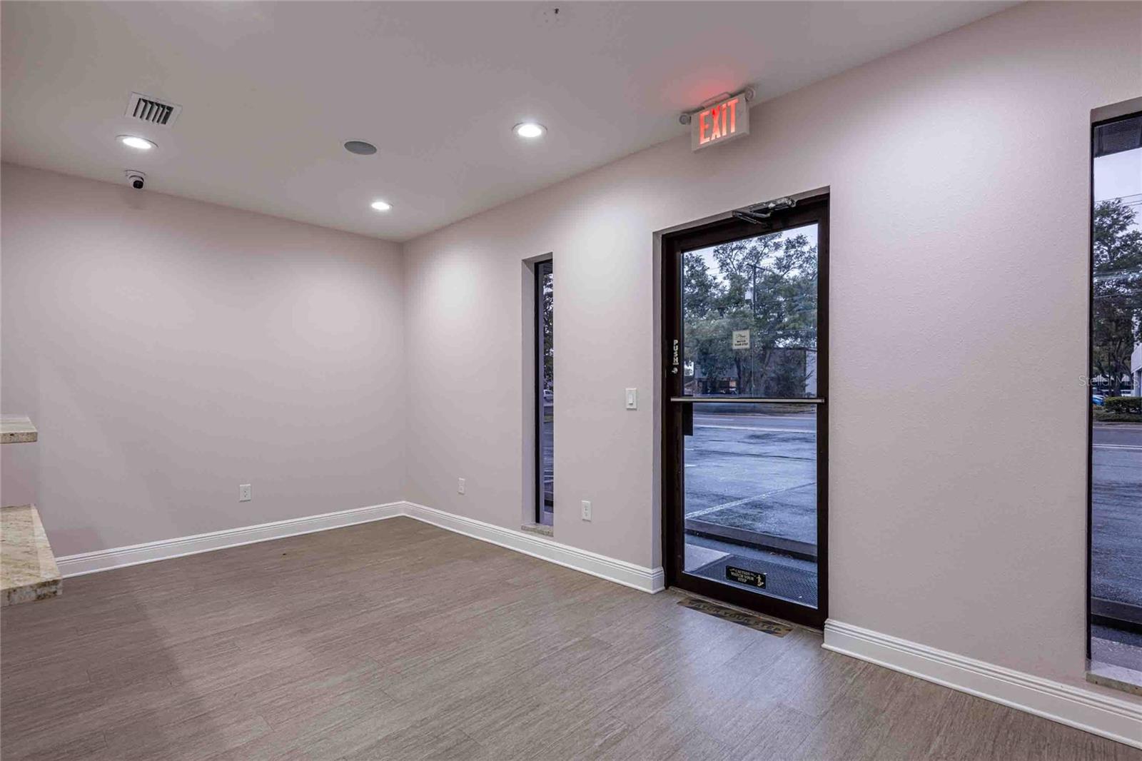 4109 N ARMENIA