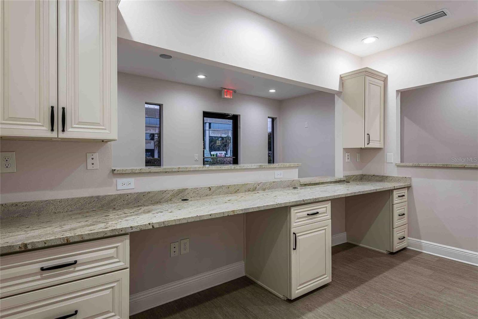 4109 N ARMENIA