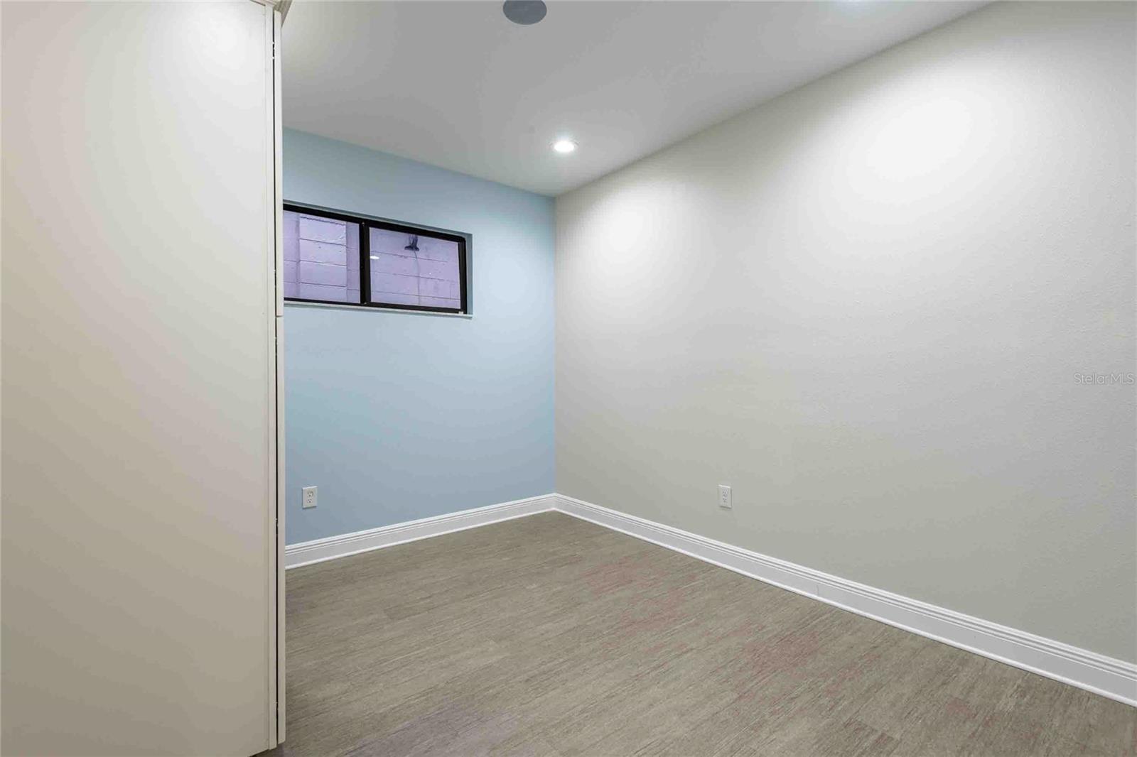 4109 N ARMENIA