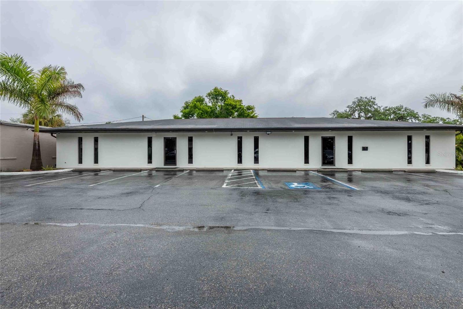 4109 N ARMENIA