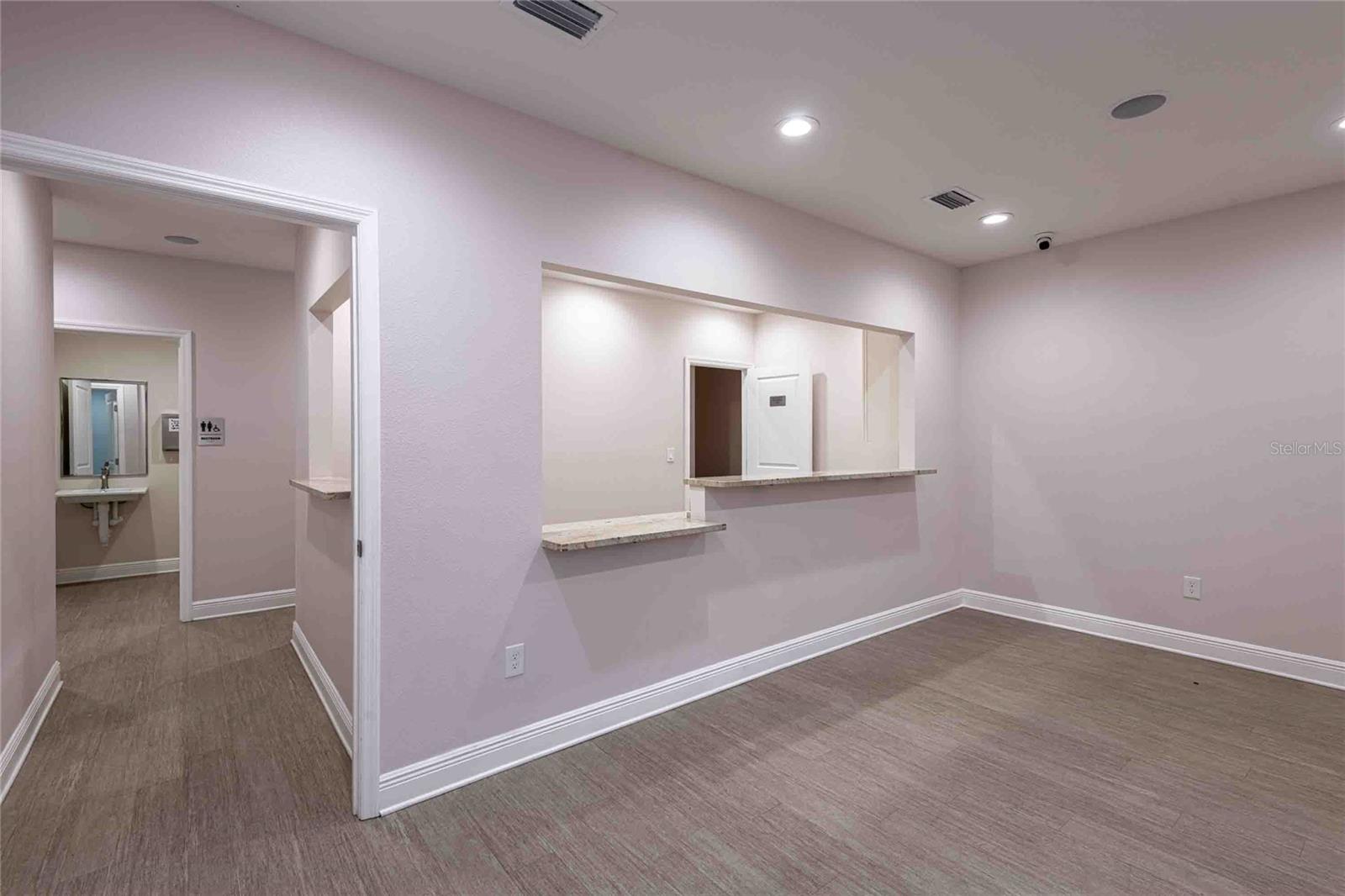 4109 N ARMENIA