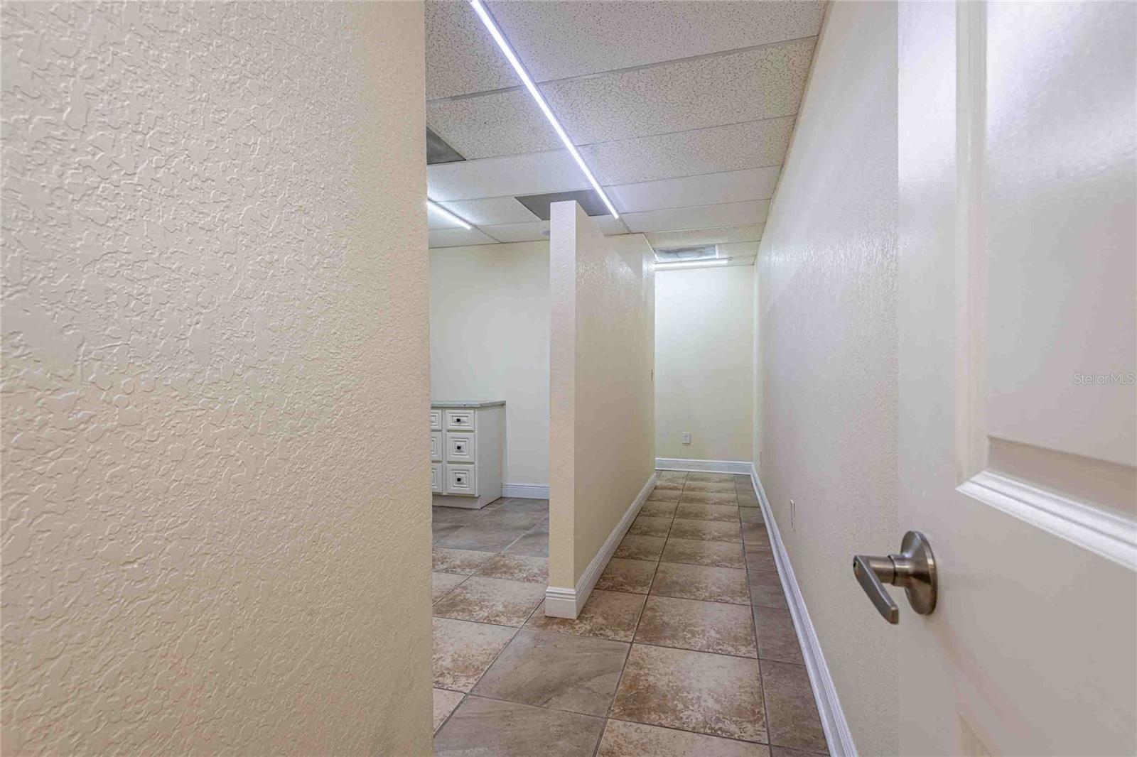 4109 N ARMENIA