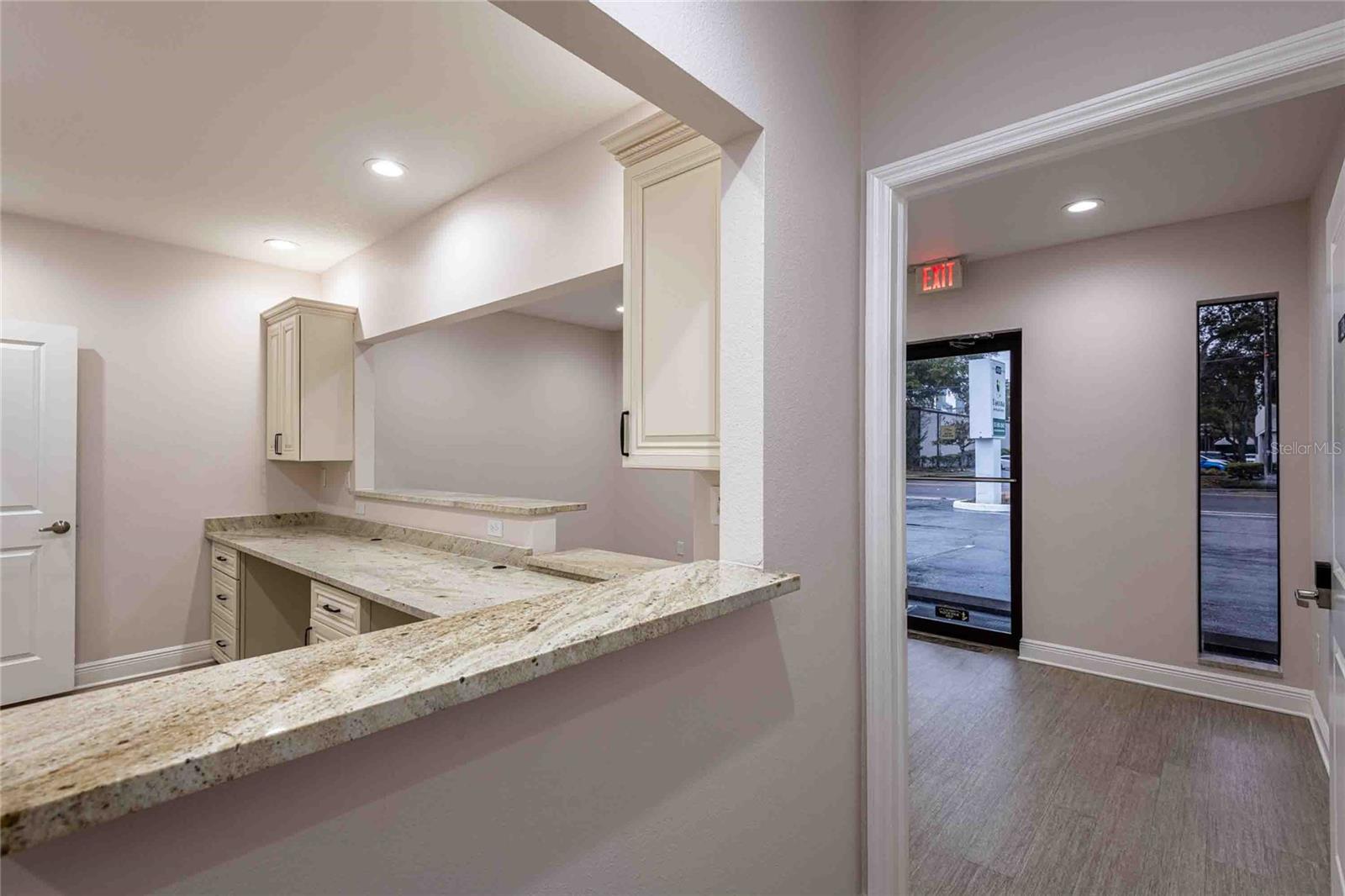 4109 N ARMENIA