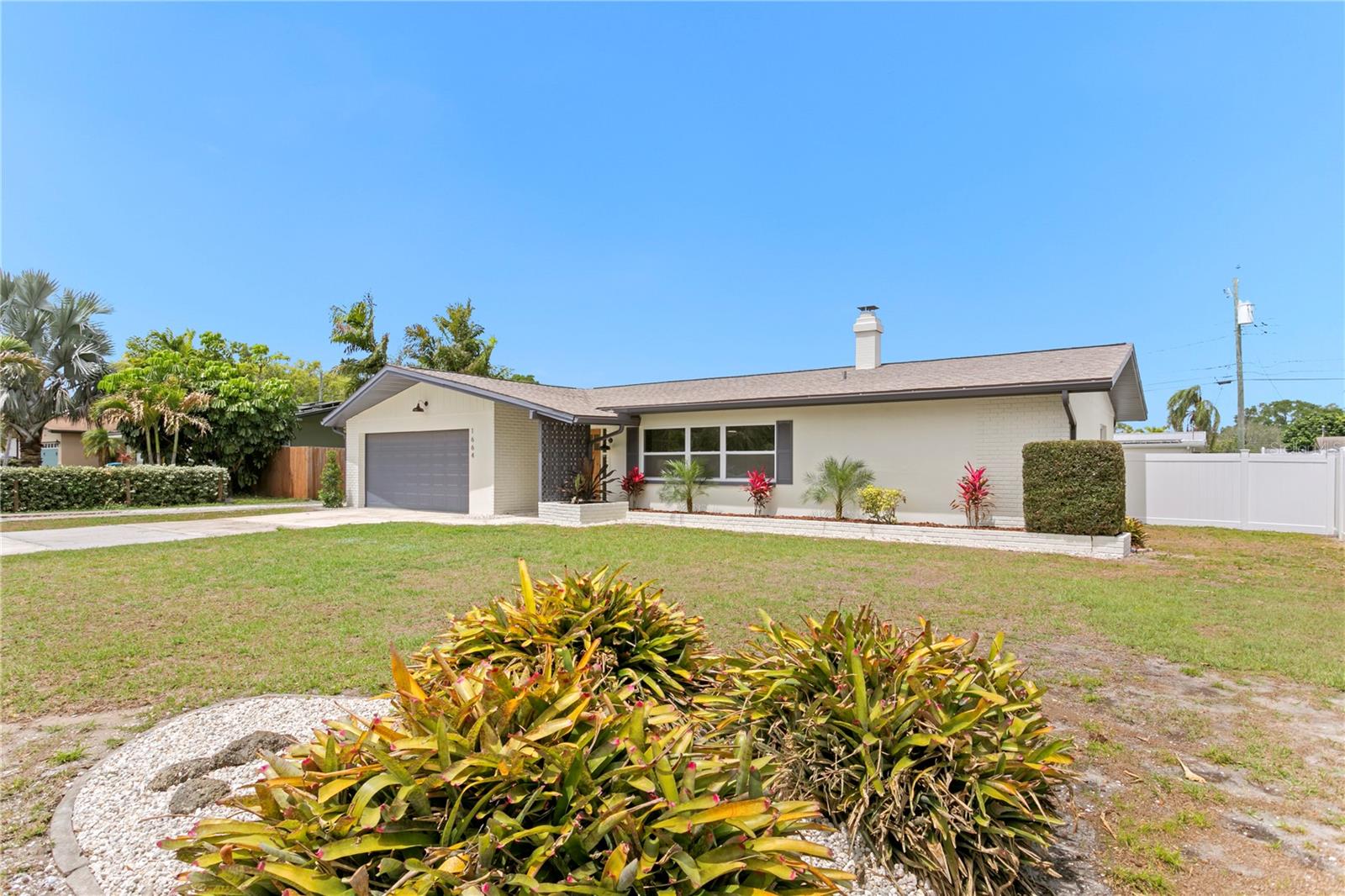 1664 WHITEWOOD DR
