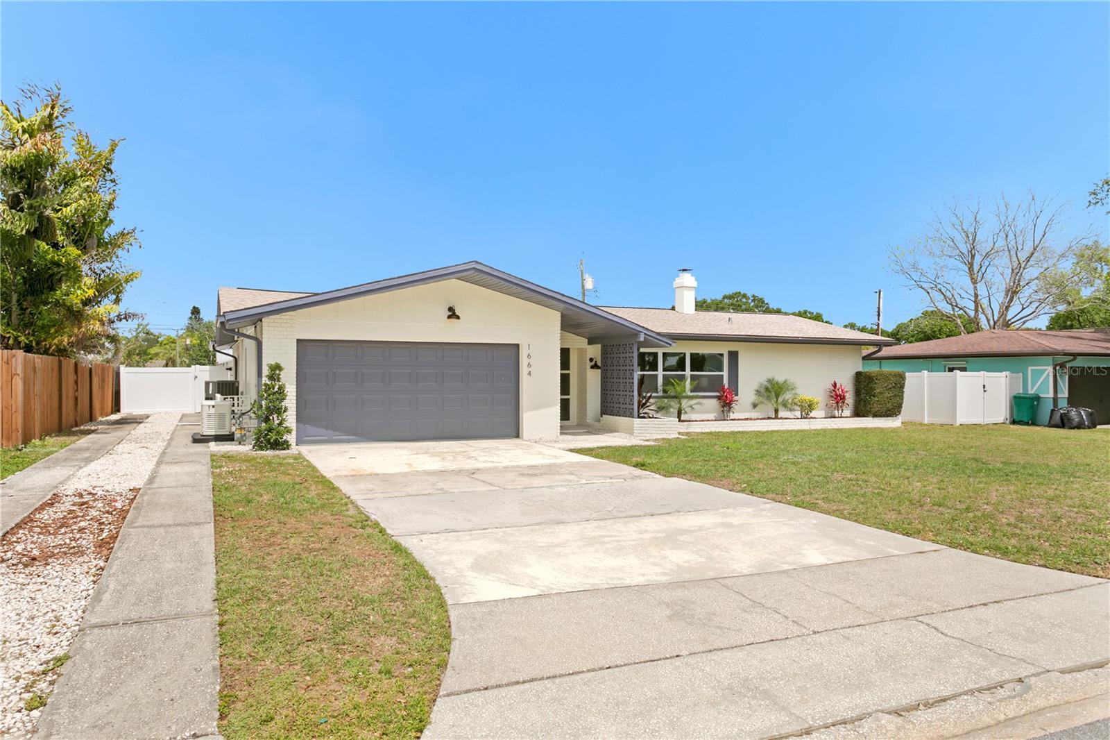 1664 WHITEWOOD DR