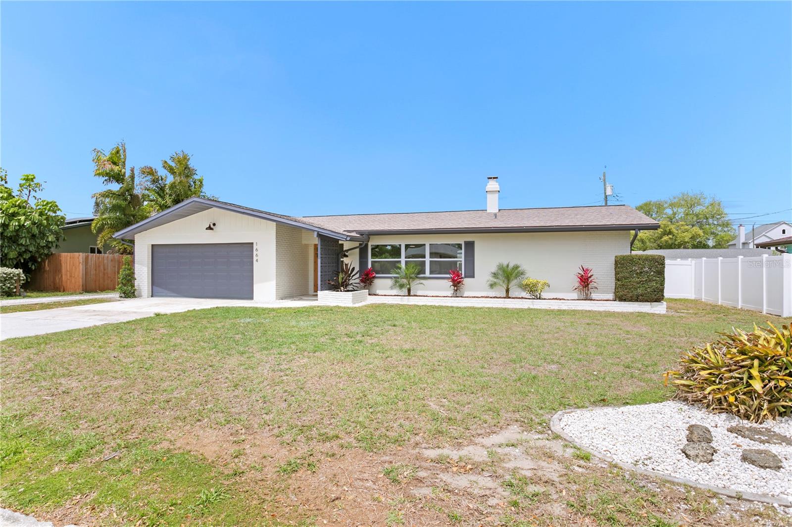 1664 WHITEWOOD DR