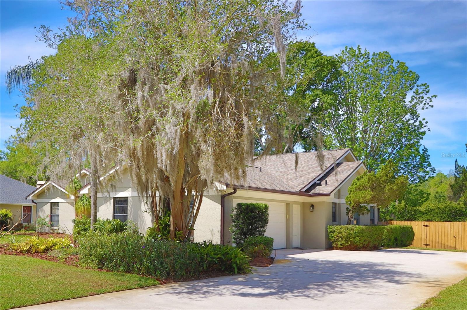 19814 DEER HOLLOW LN