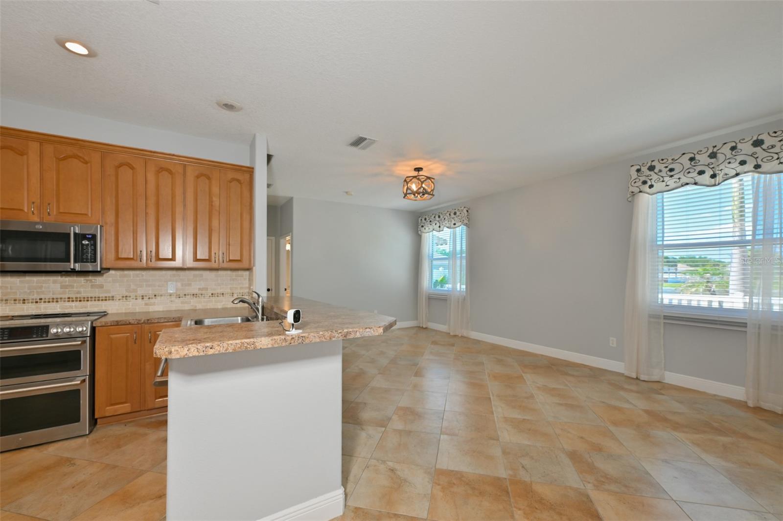 12206 CITRUS LEAF DR