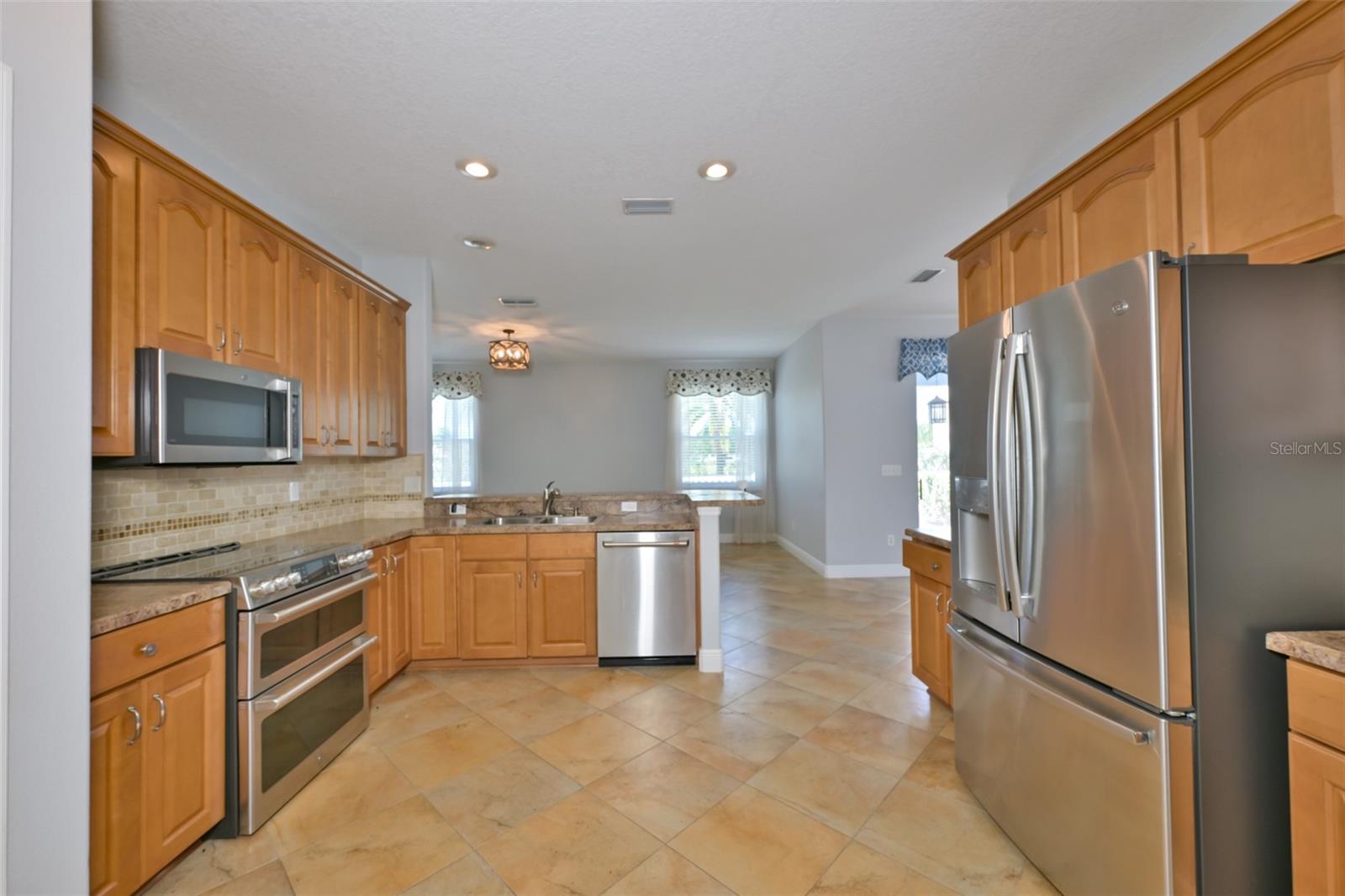 12206 CITRUS LEAF DR