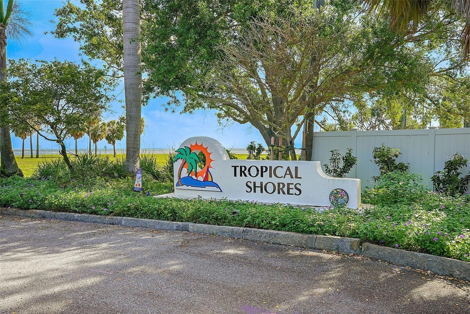 2671 W BAY ISLE DR SE