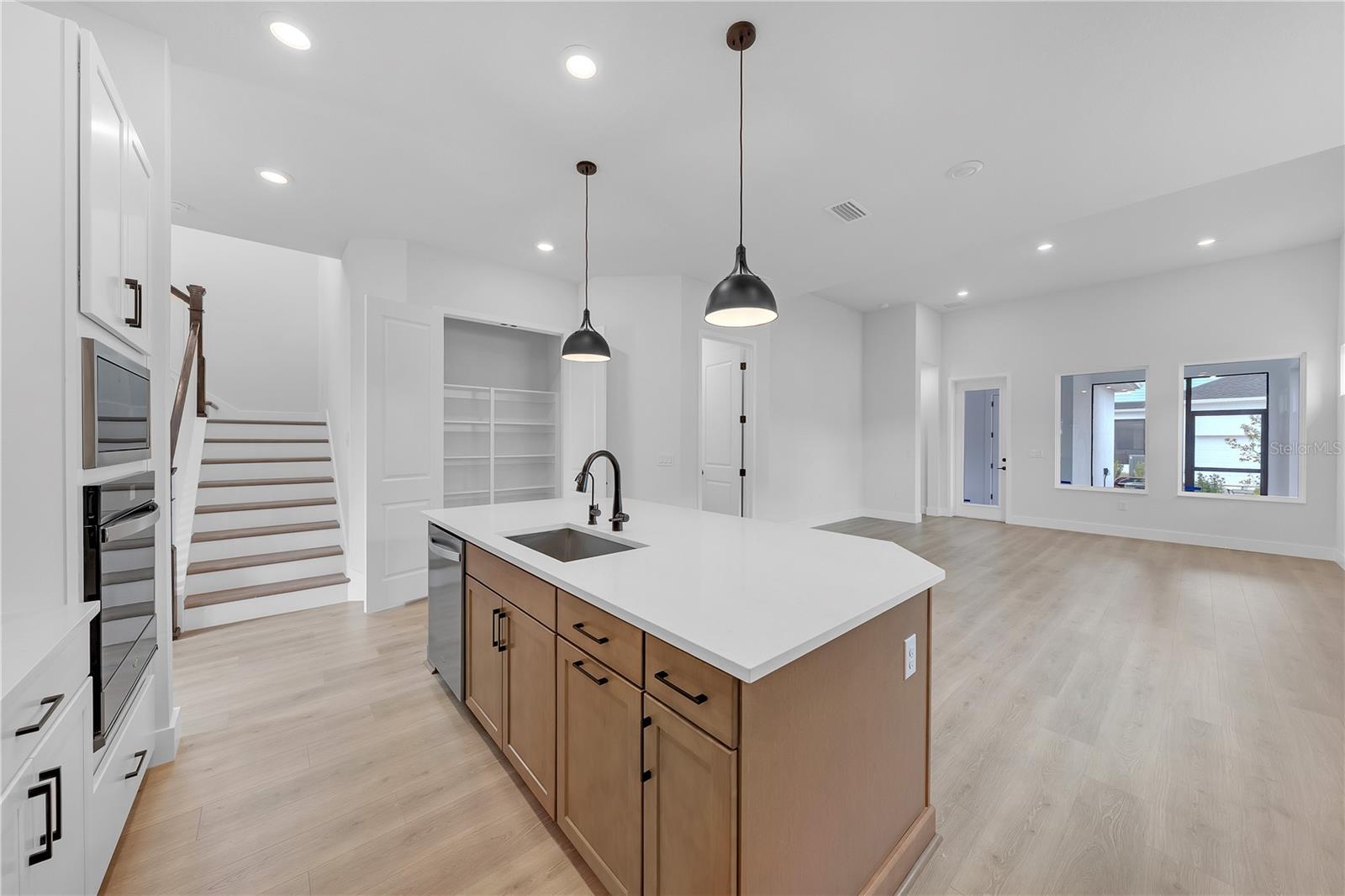 7267 KODIAK LN