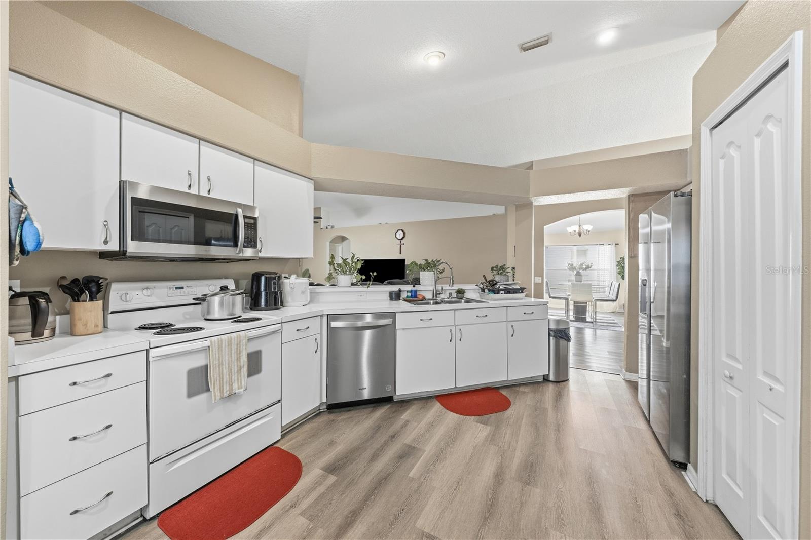 3324 MANOR COVE CIR