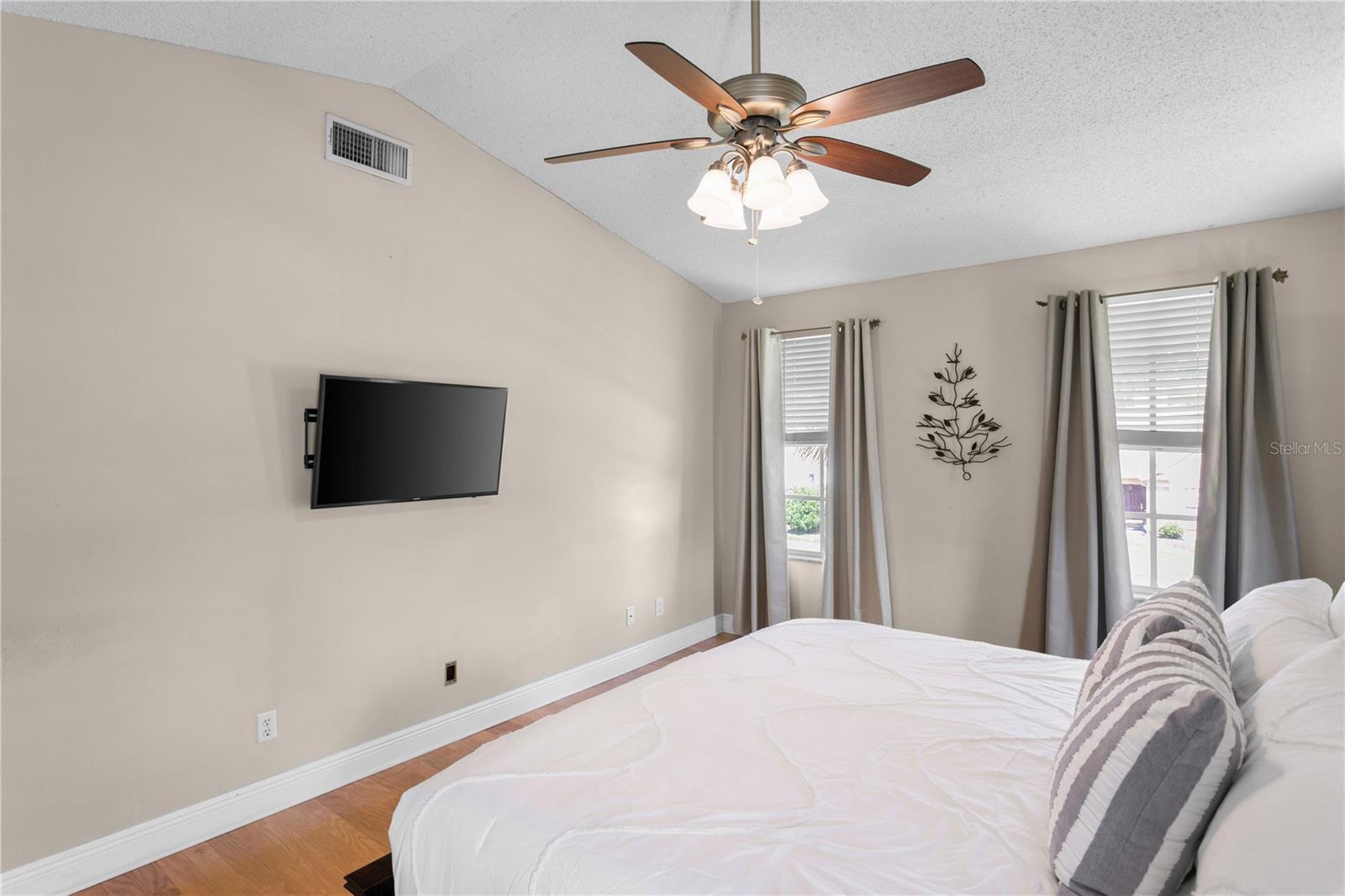 15711 JERICHO DR