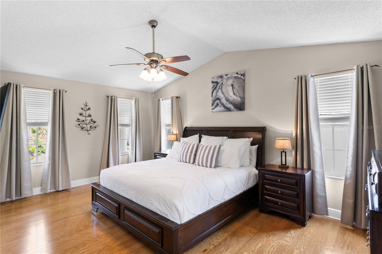 15711 JERICHO DR