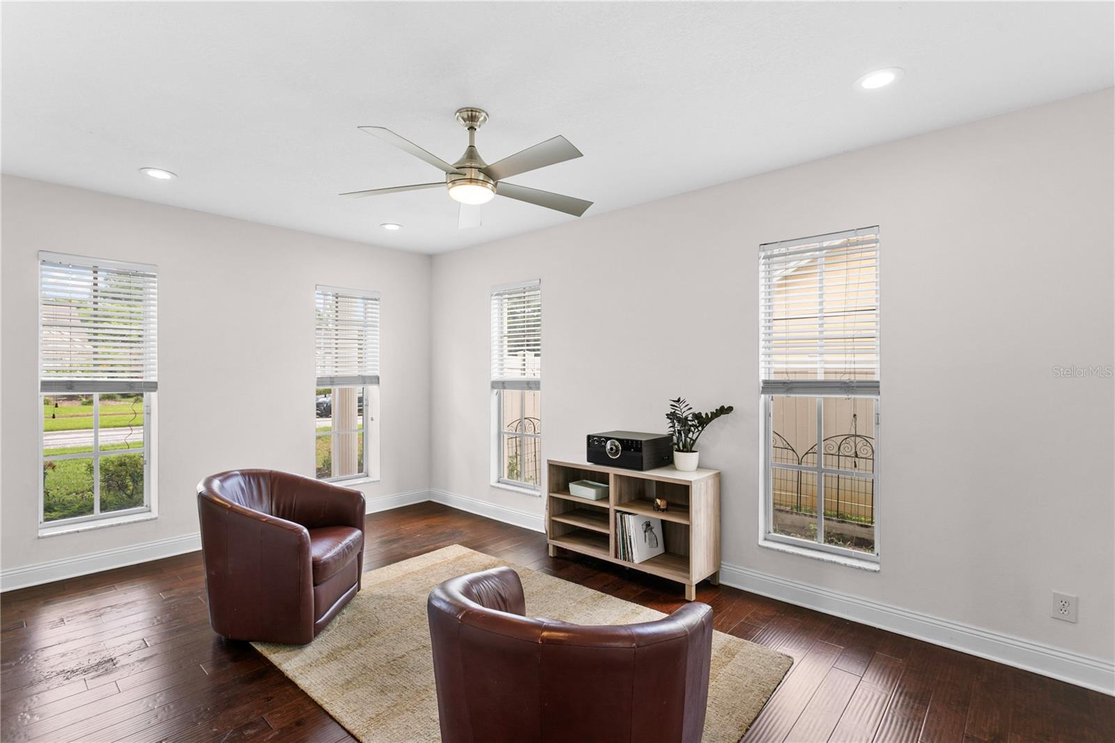 15711 JERICHO DR