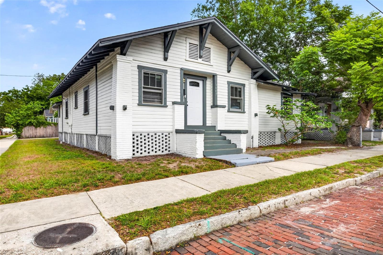 3007 N CENTRAL AVE