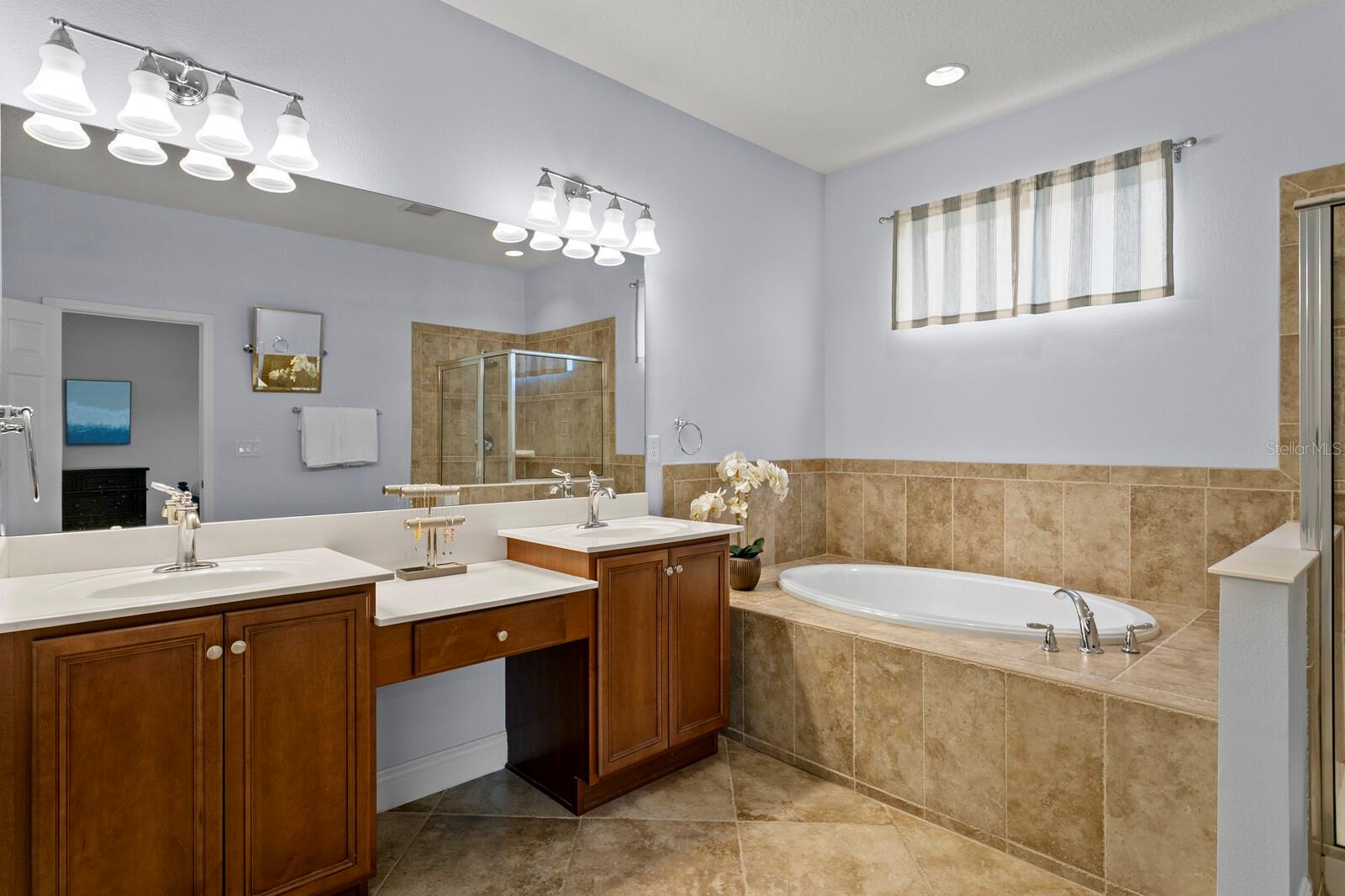3122 MAJESTIC VIEW DR