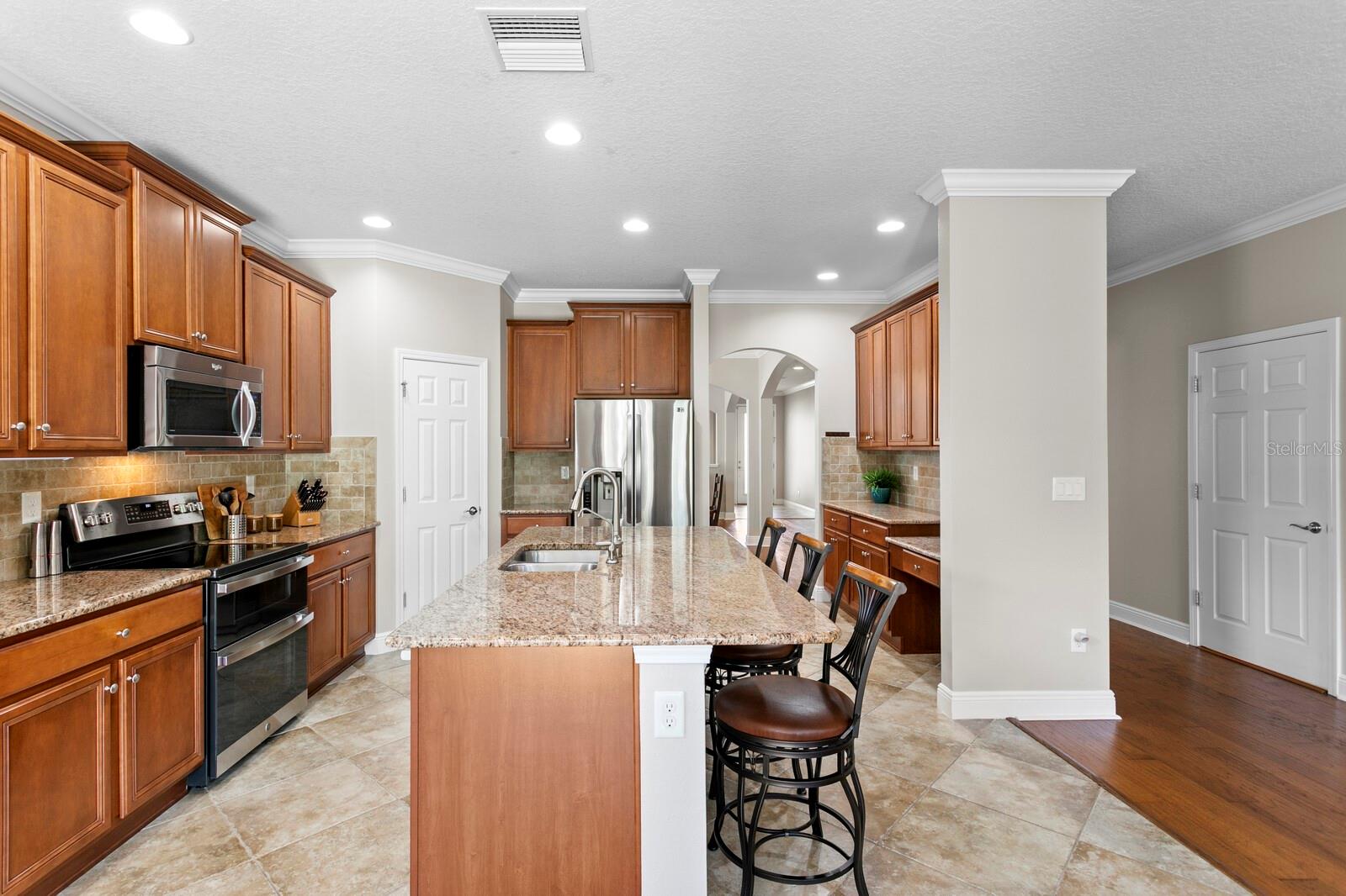 3122 MAJESTIC VIEW DR