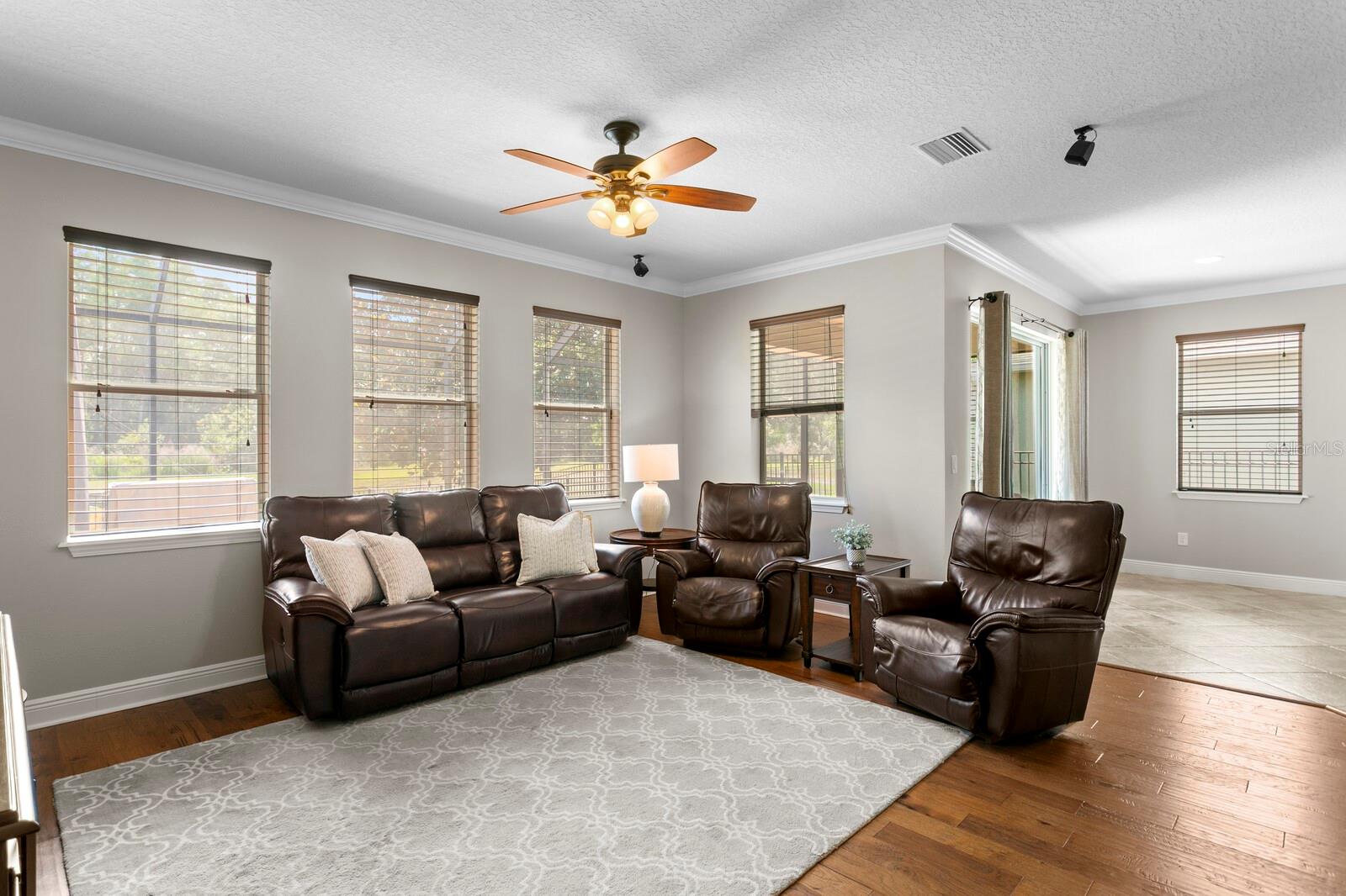 3122 MAJESTIC VIEW DR