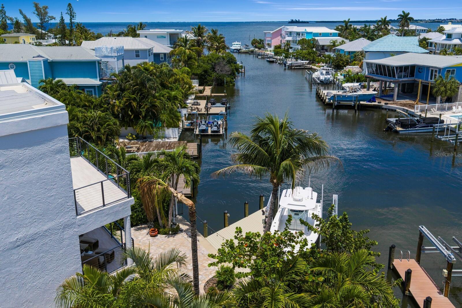 201 N HARBOR DR