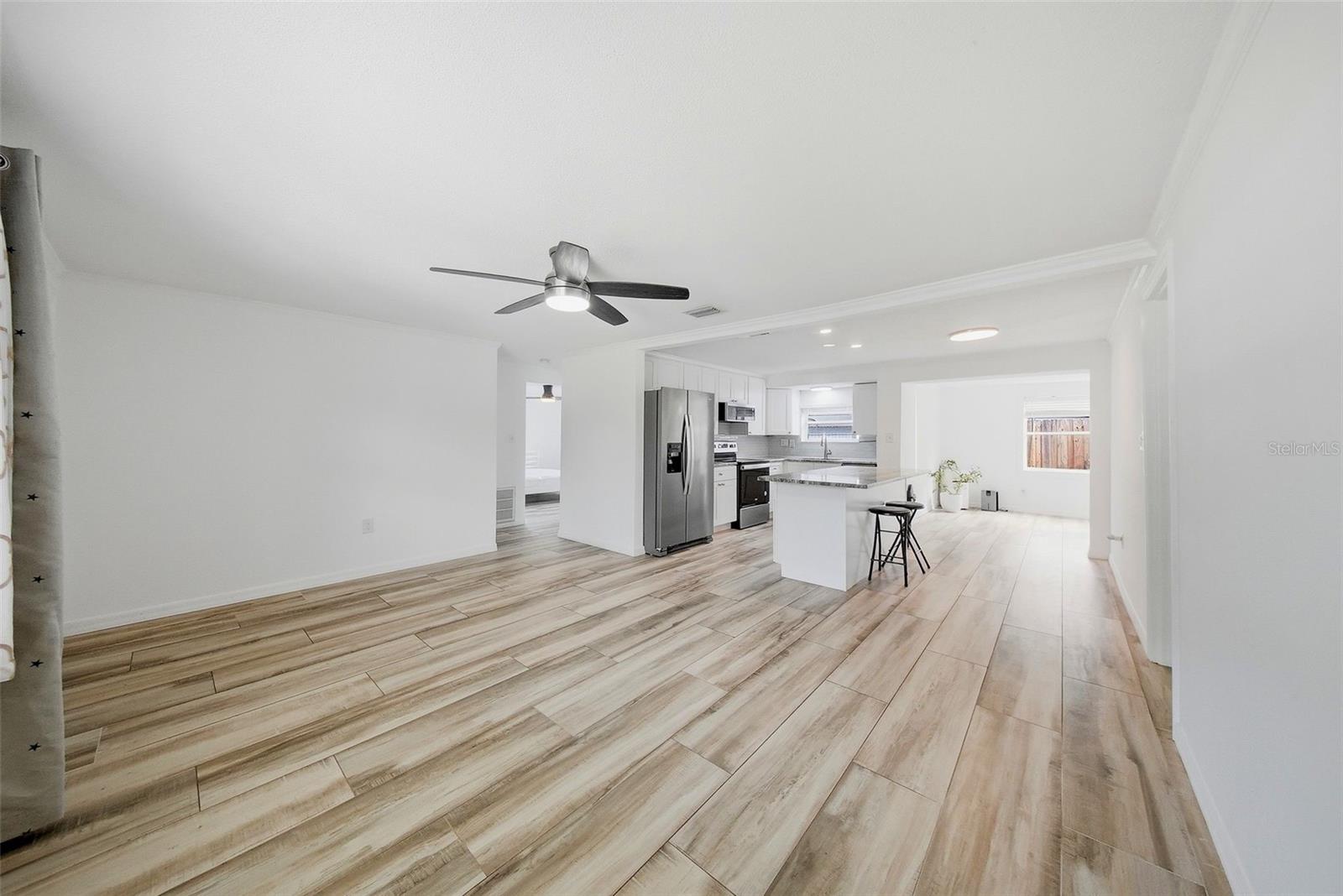 1565 CONNECTICUT AVE NE