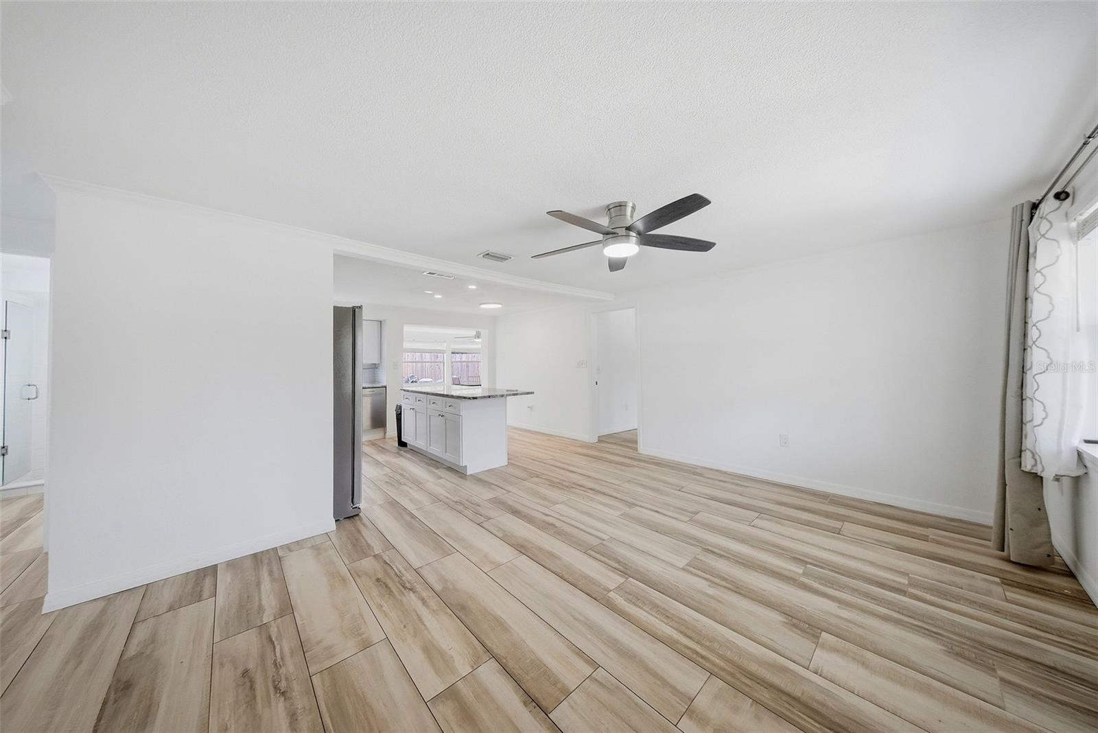 1565 CONNECTICUT AVE NE