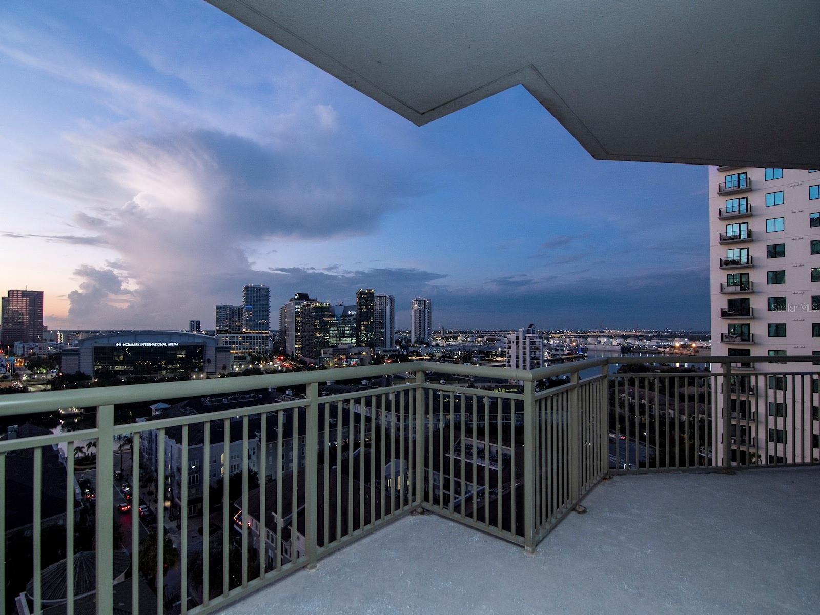 450 KNIGHTS RUN AVE #1501