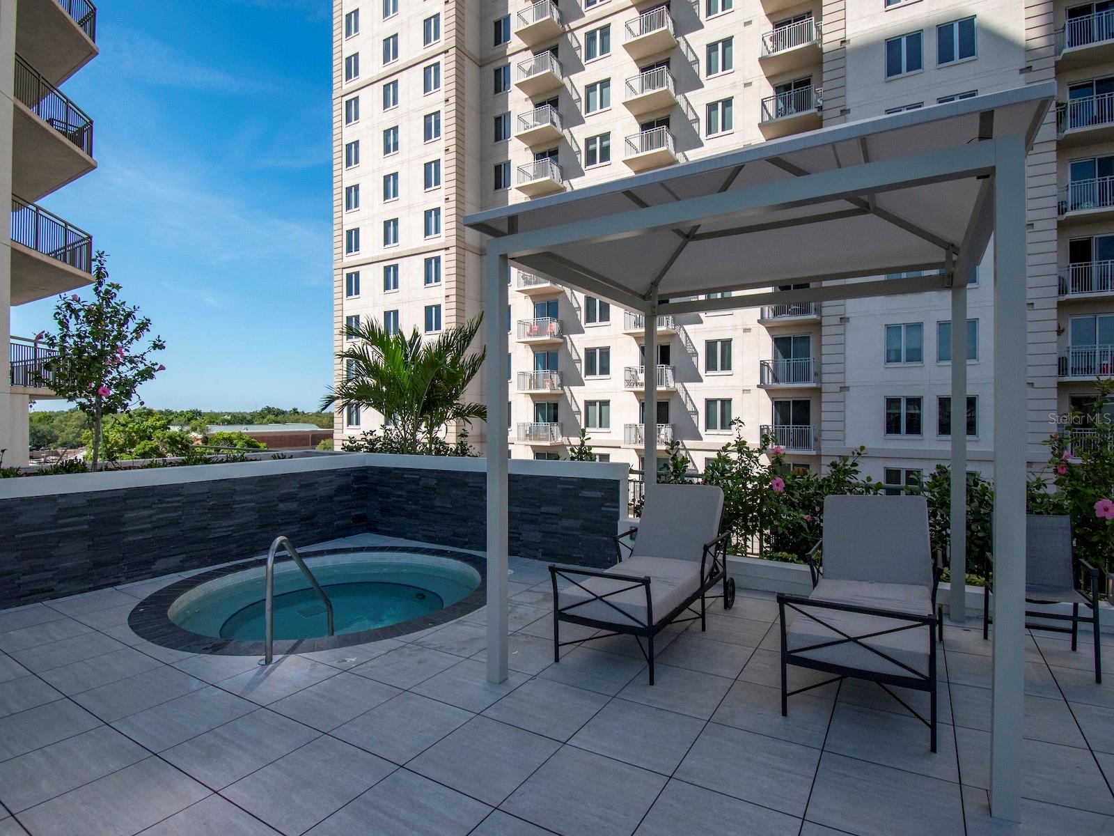 450 KNIGHTS RUN AVE #1501