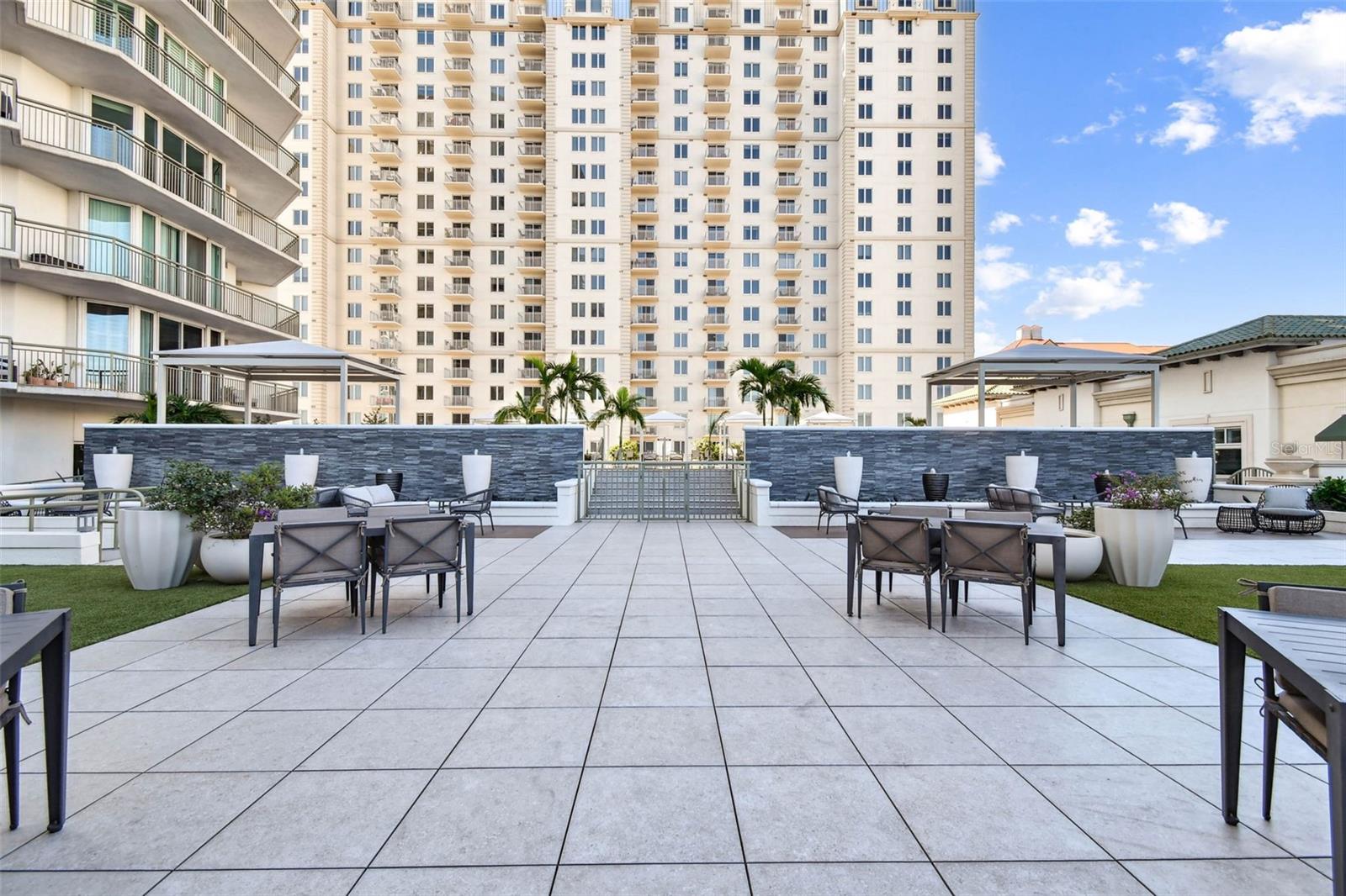 450 KNIGHTS RUN AVE #1501