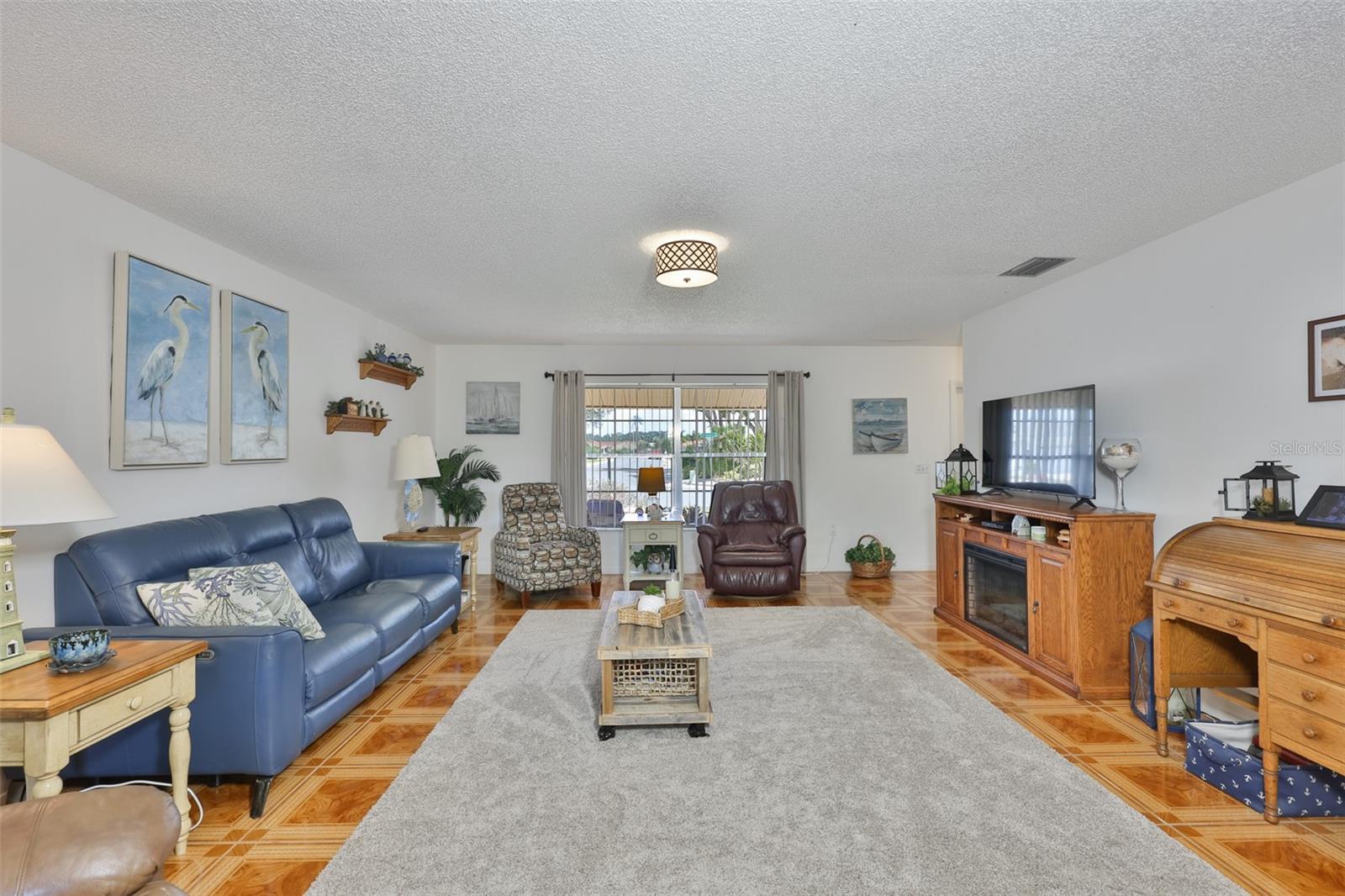 1706 FLAMINGO LN