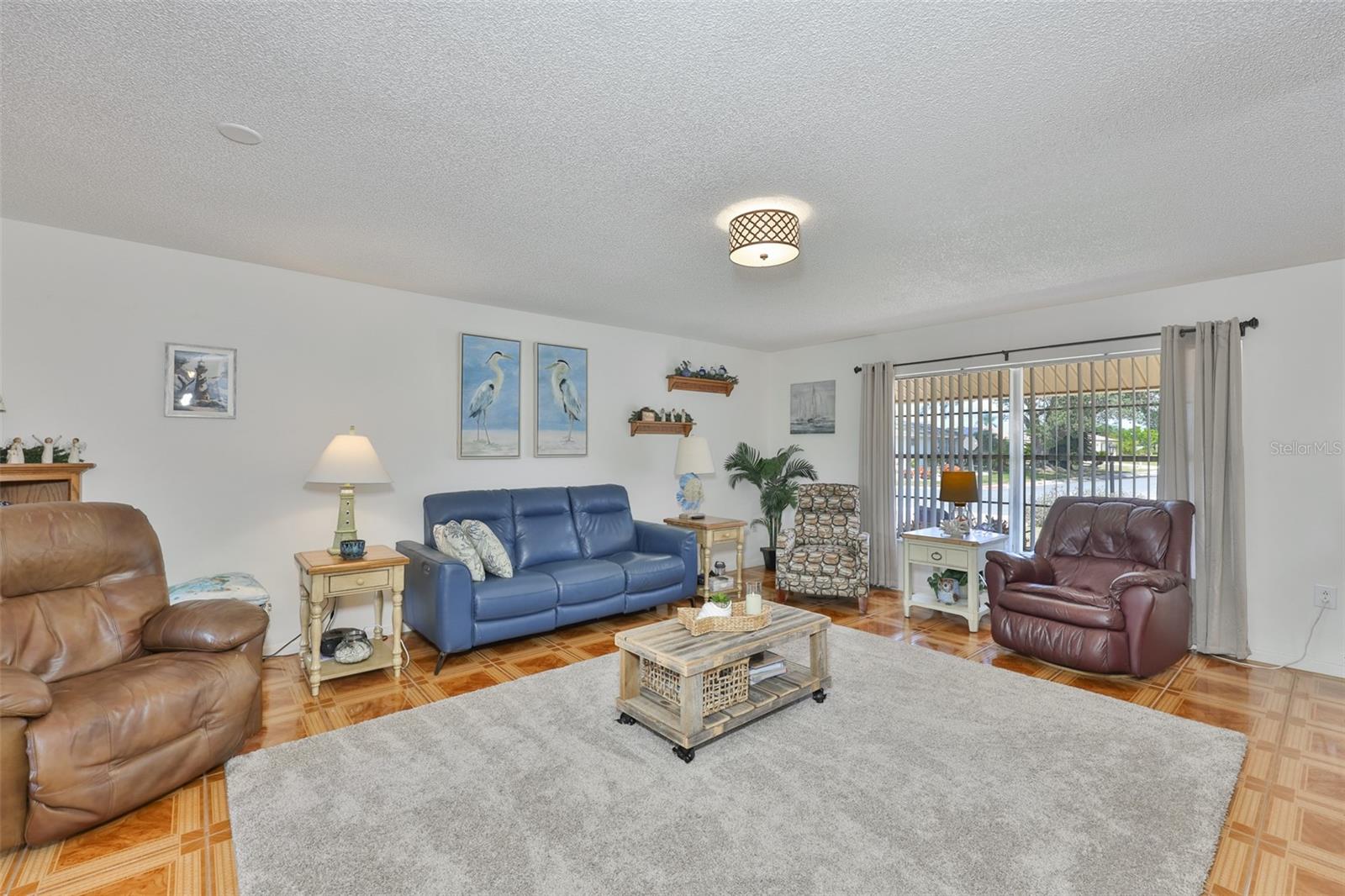 1706 FLAMINGO LN