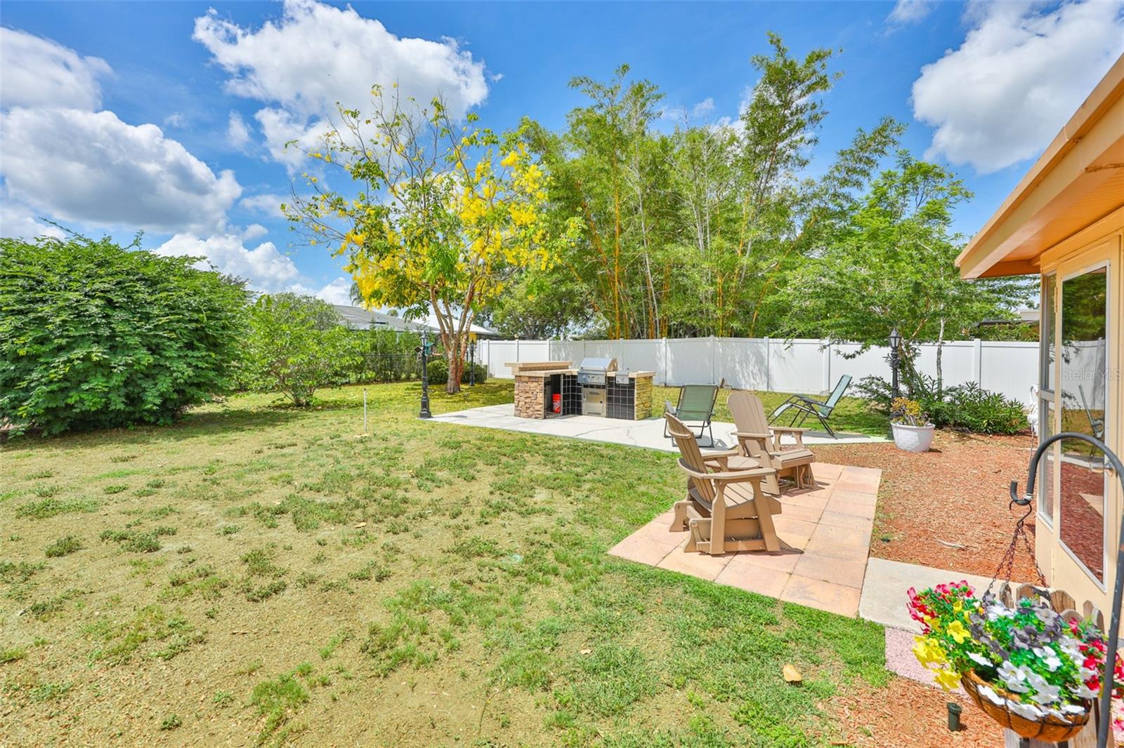 1706 FLAMINGO LN
