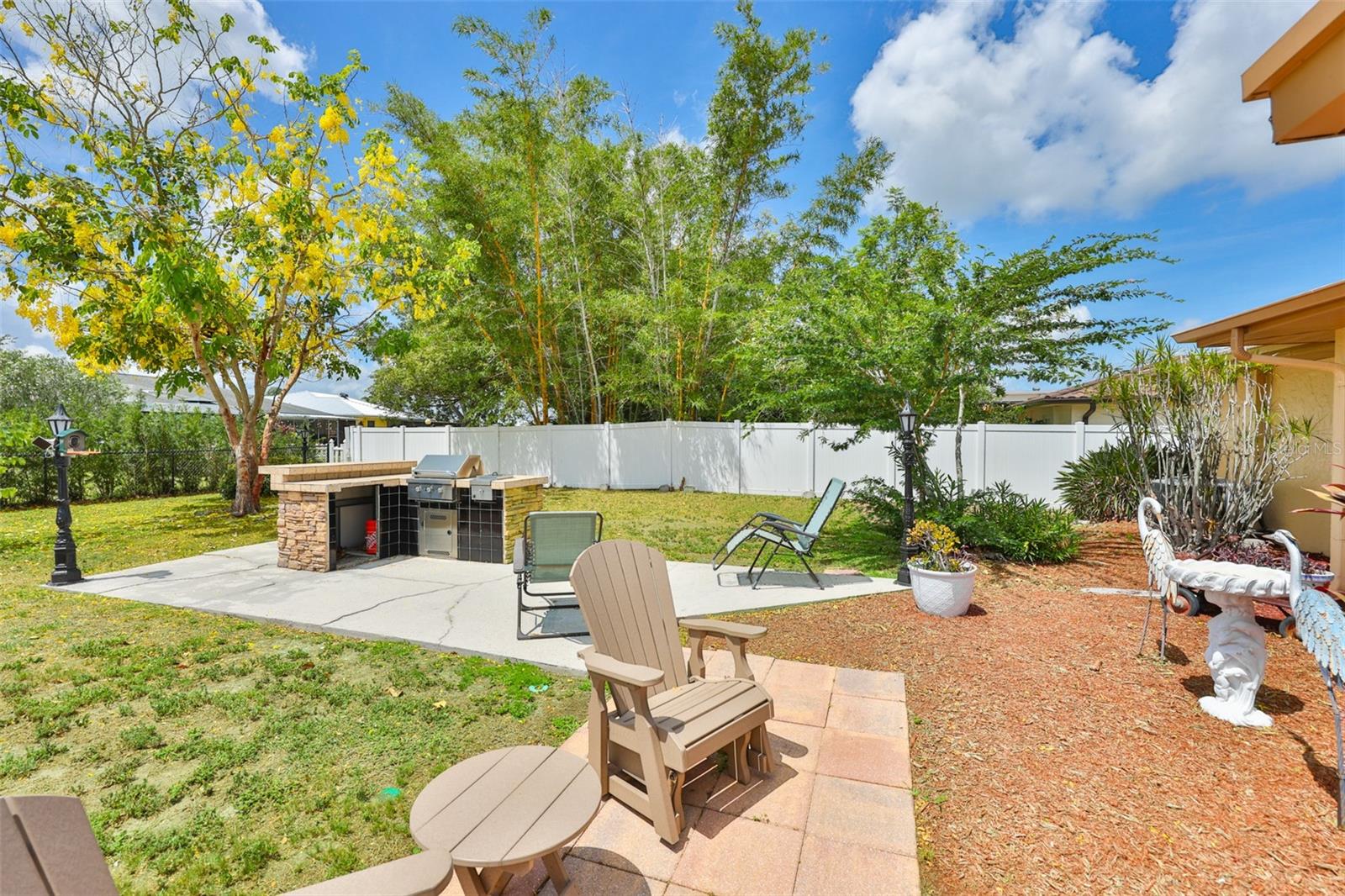 1706 FLAMINGO LN