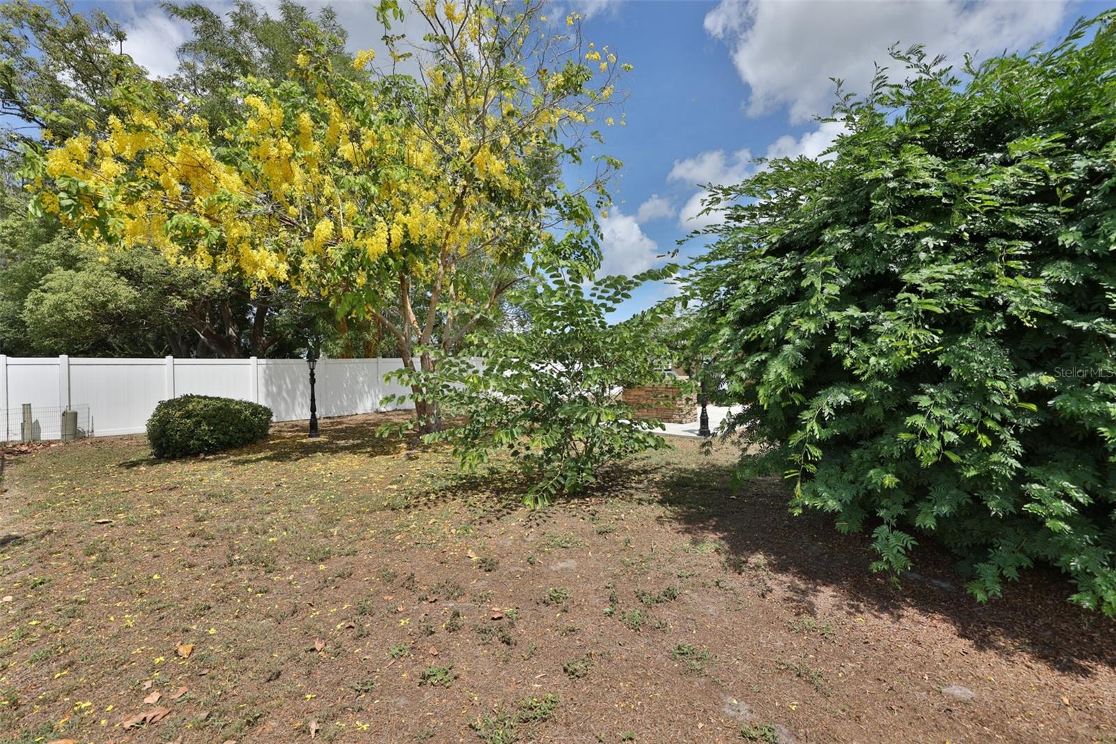1706 FLAMINGO LN
